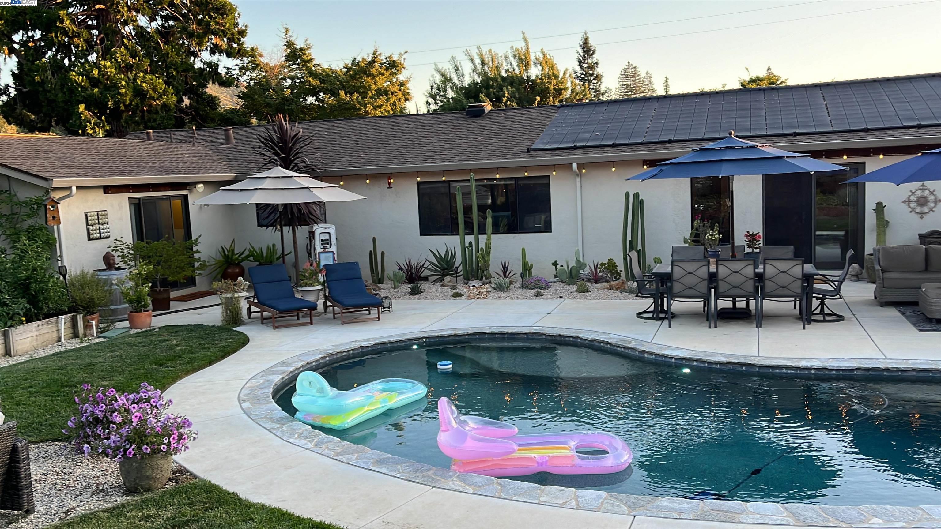 5929 Cardinet Dr