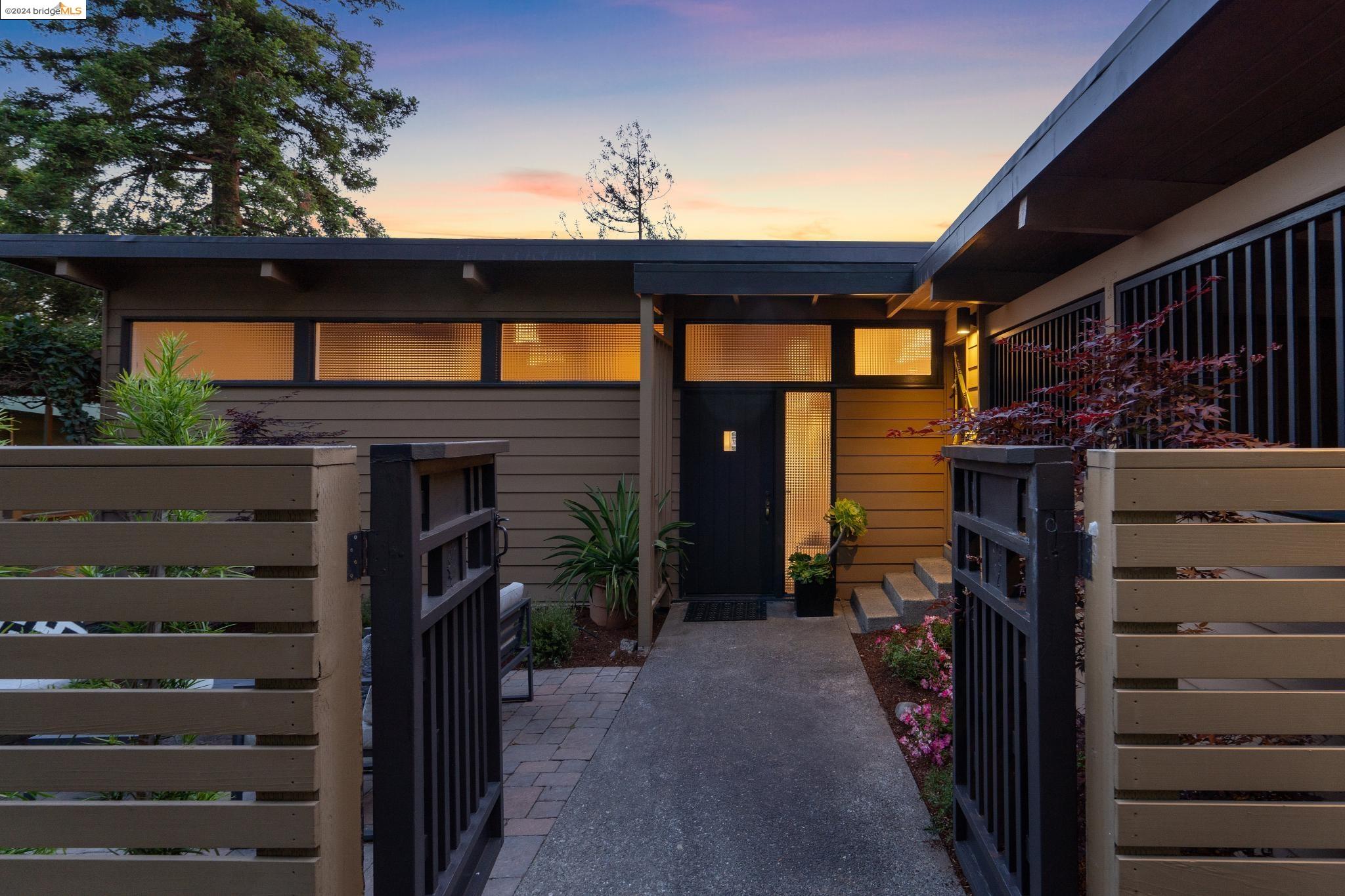 15 Ashmount Way