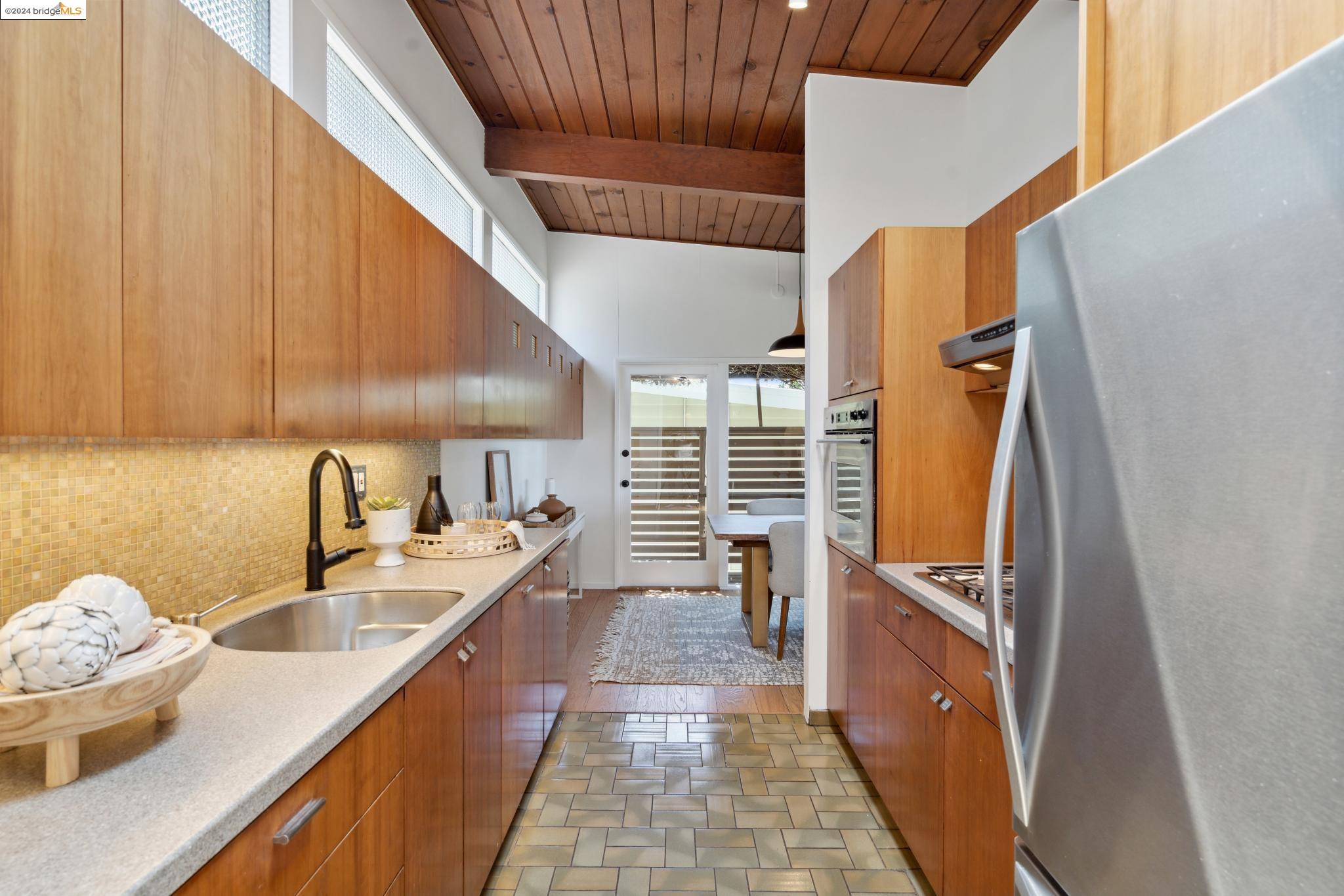 15 Ashmount Way