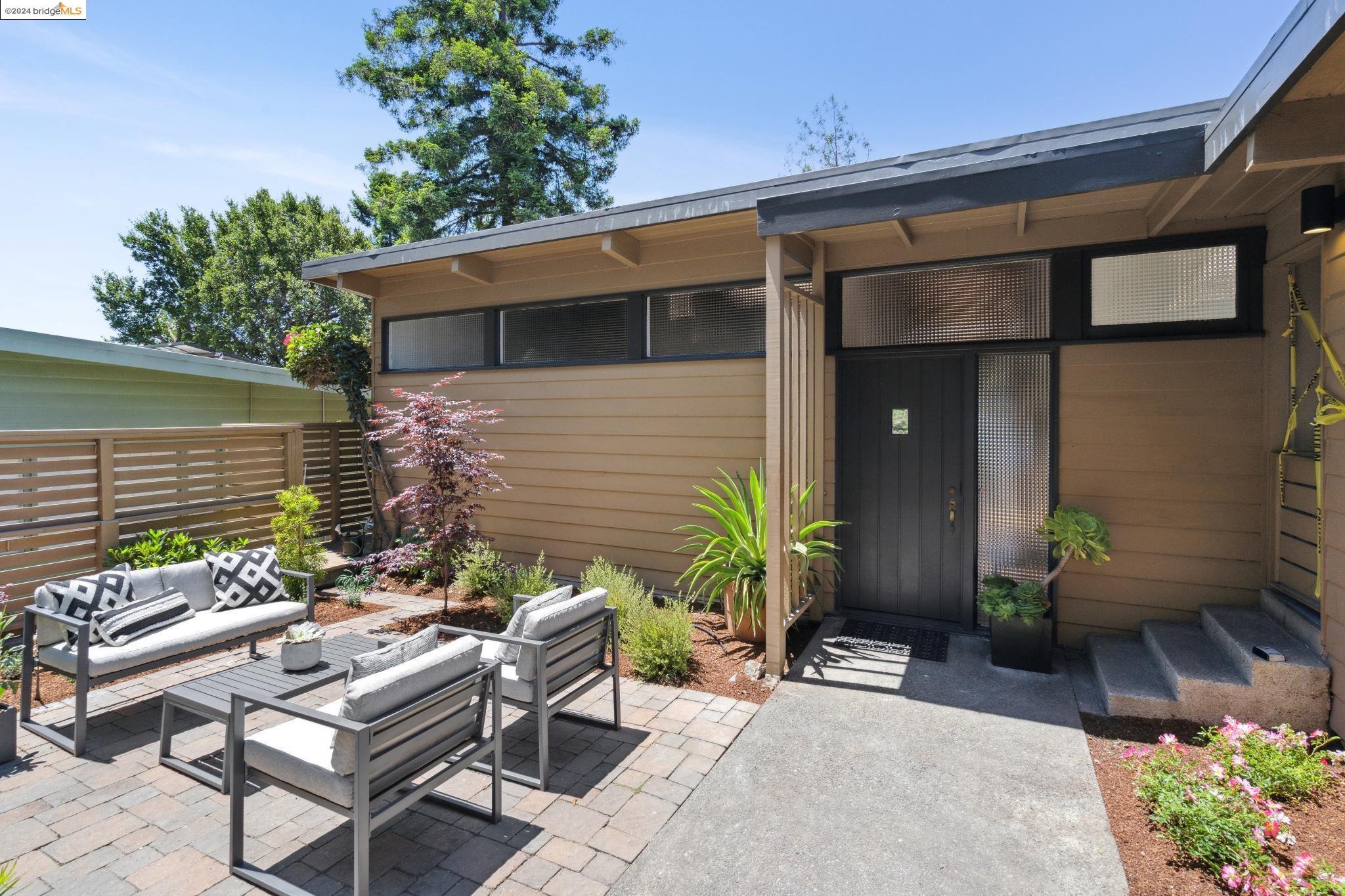 15 Ashmount Way