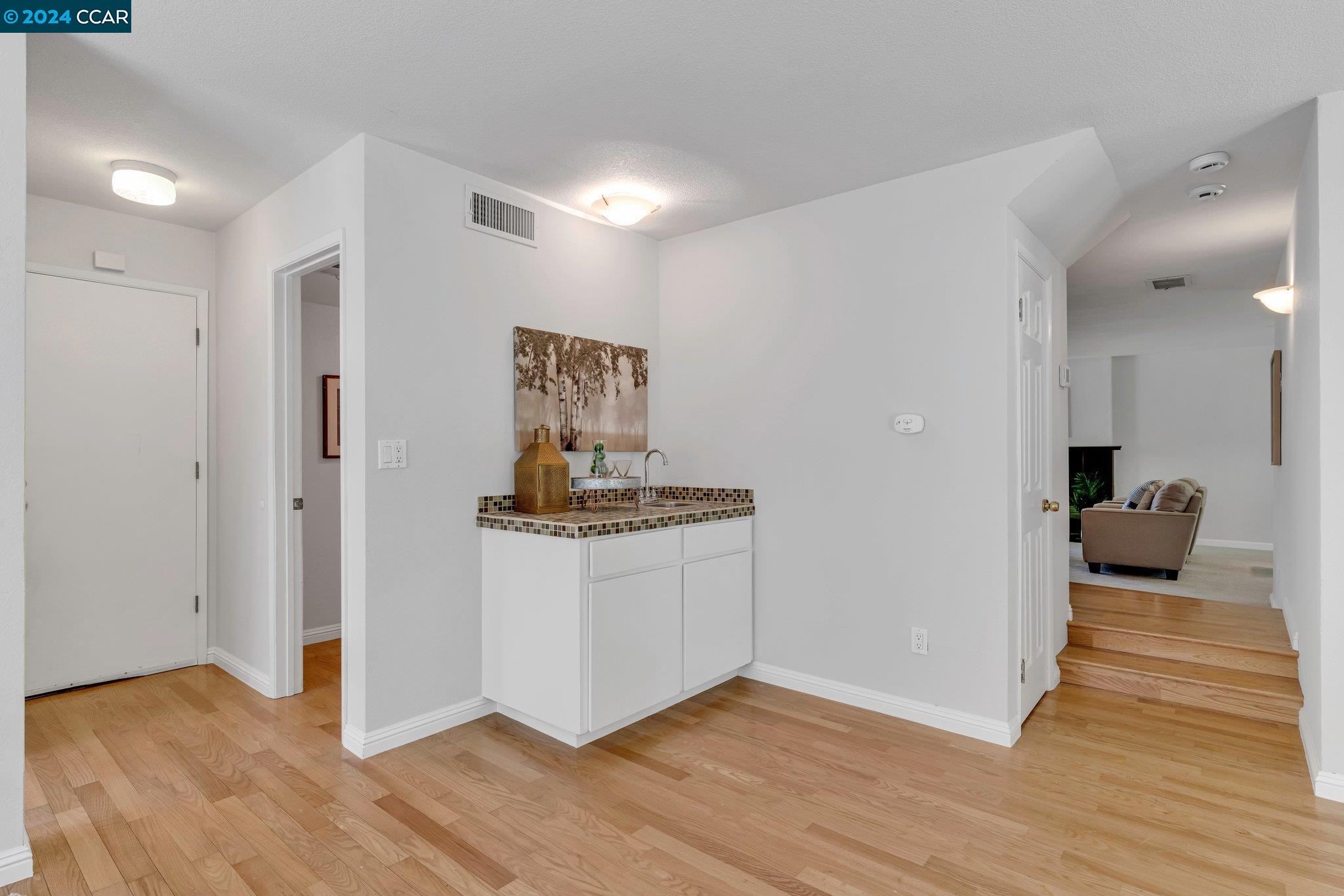 1362 Sussex Way