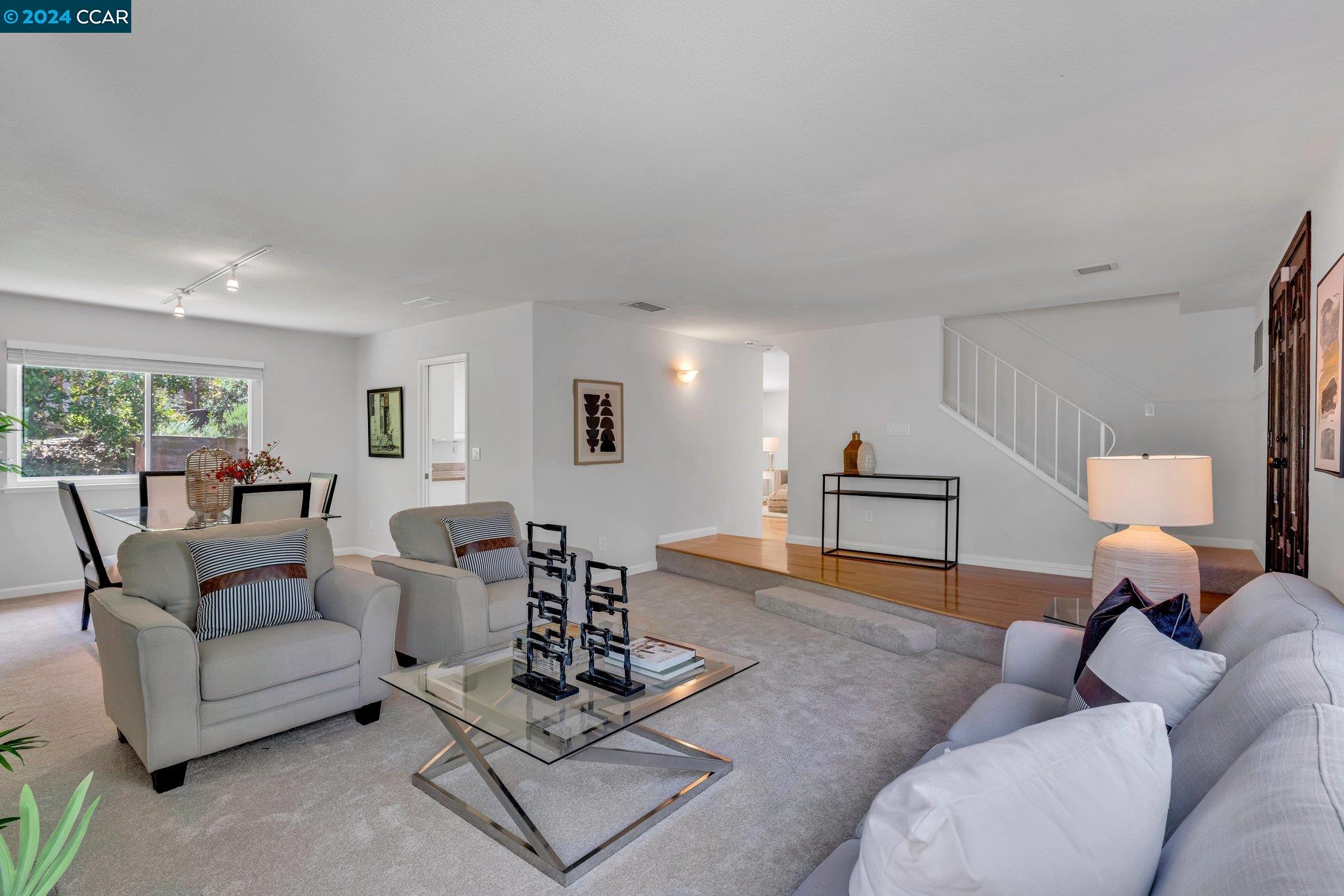 1362 Sussex Way