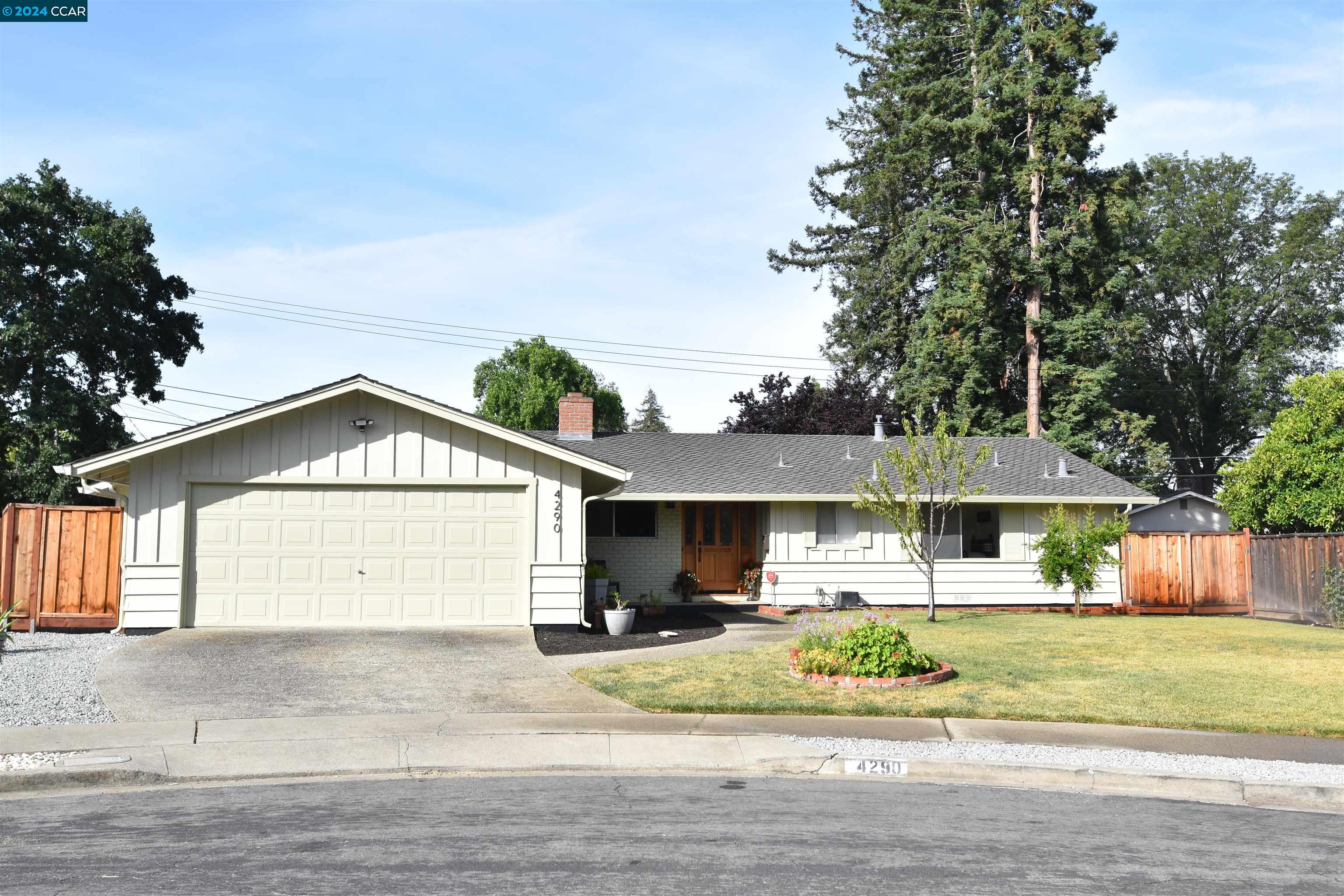 4290 Pinewood Ct.