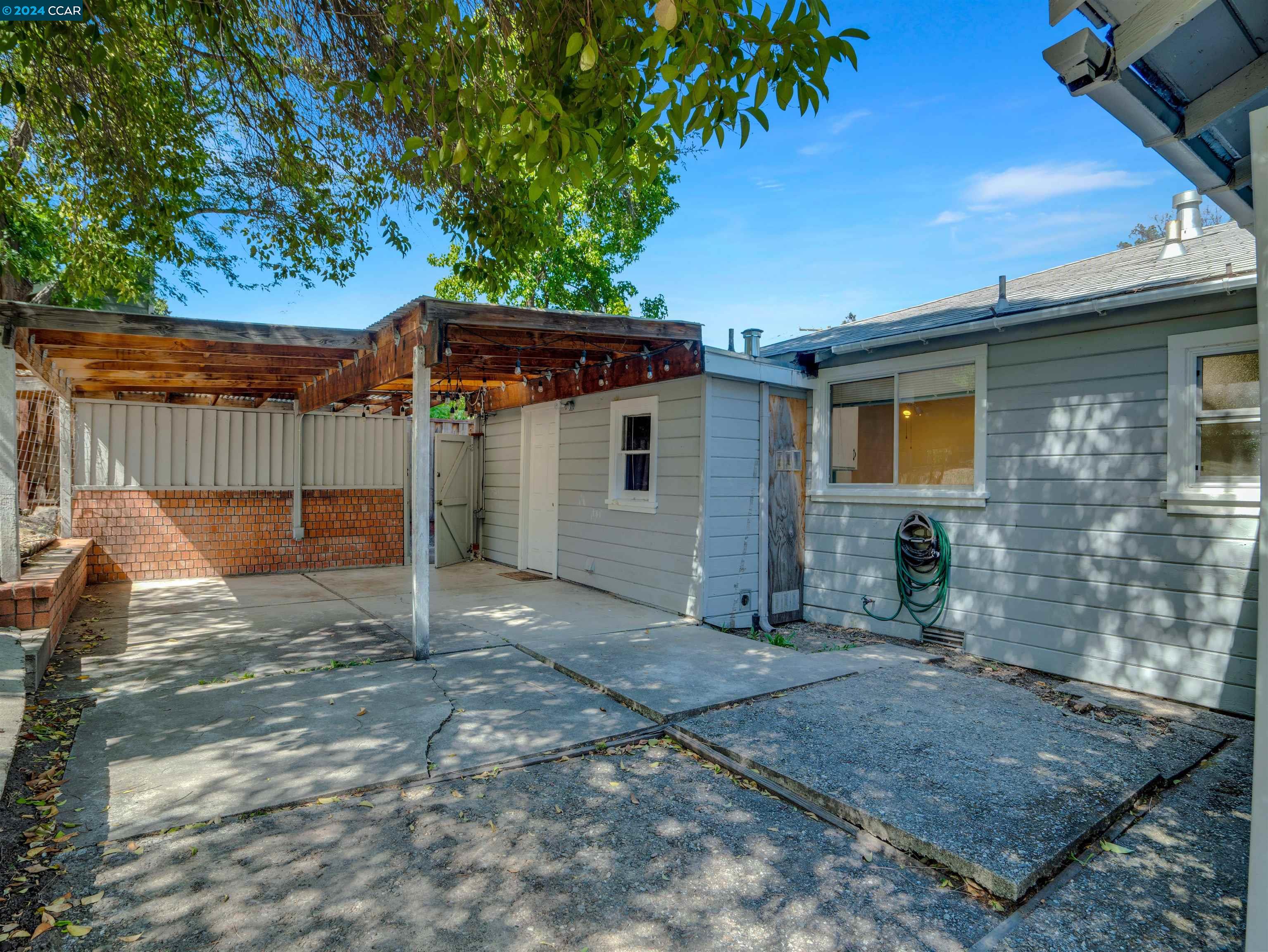 2515 Larkey Ln