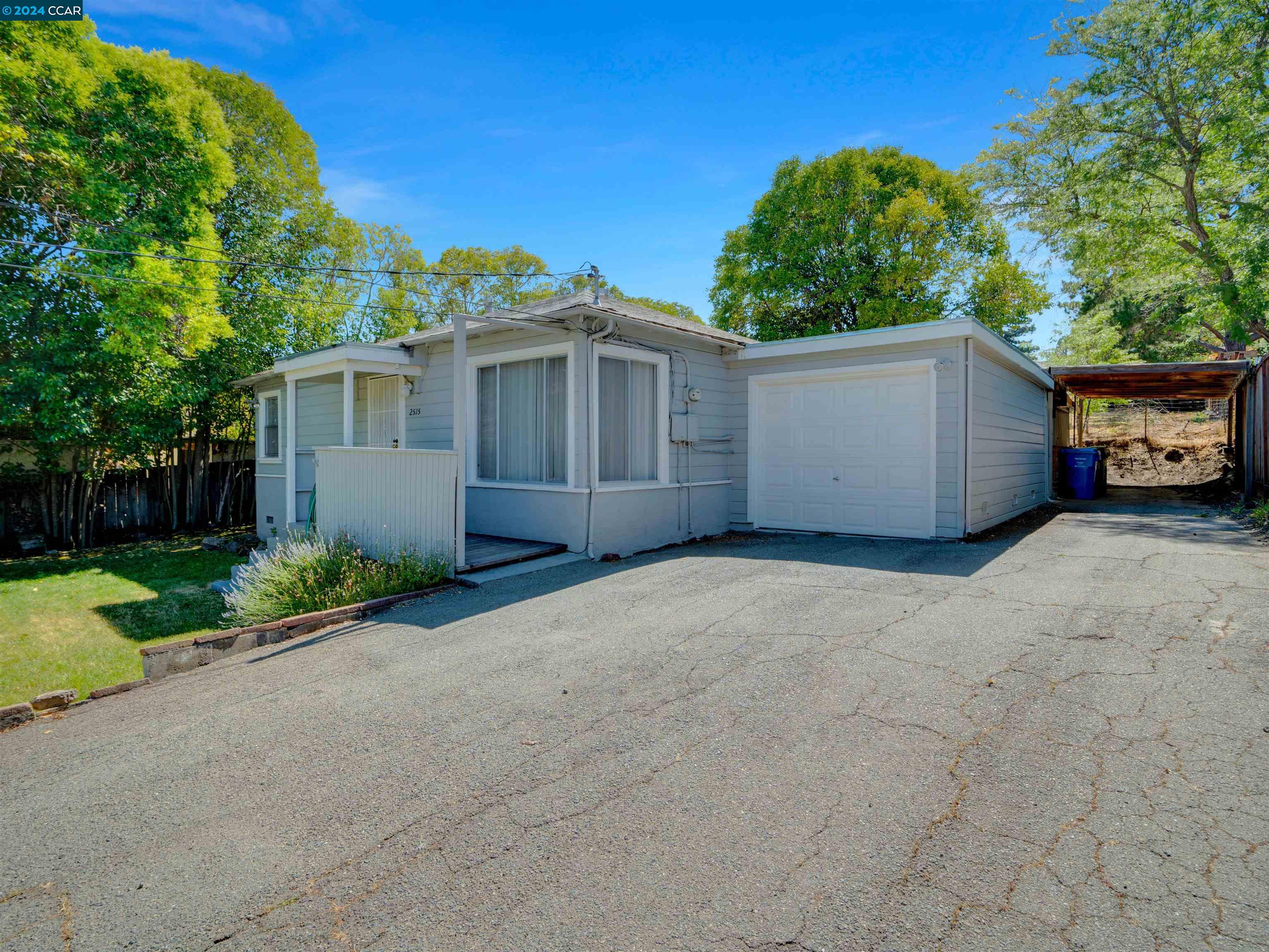 2515 Larkey Ln