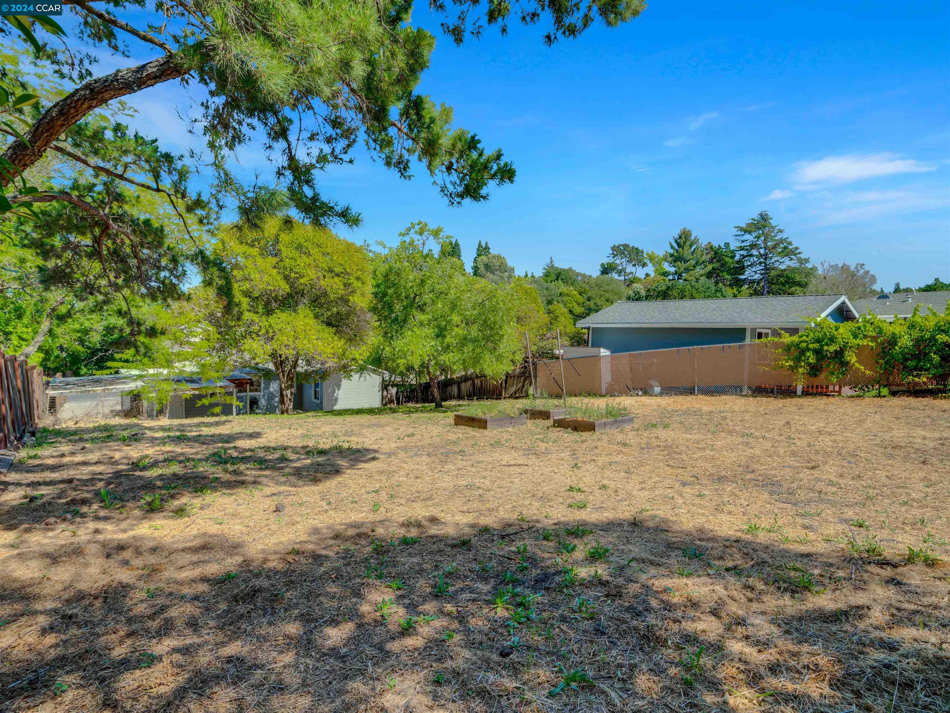 2515 Larkey Ln