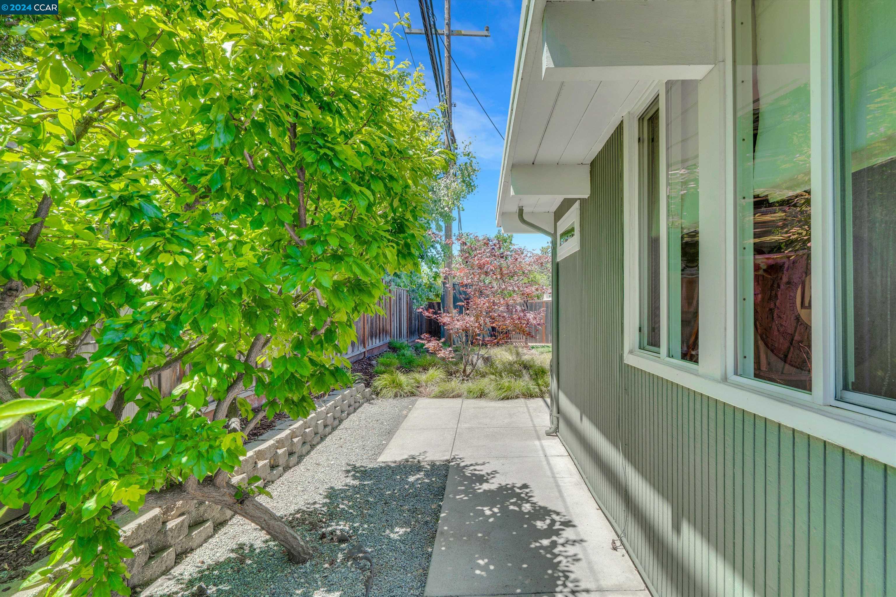 196 Los Cerros Ave