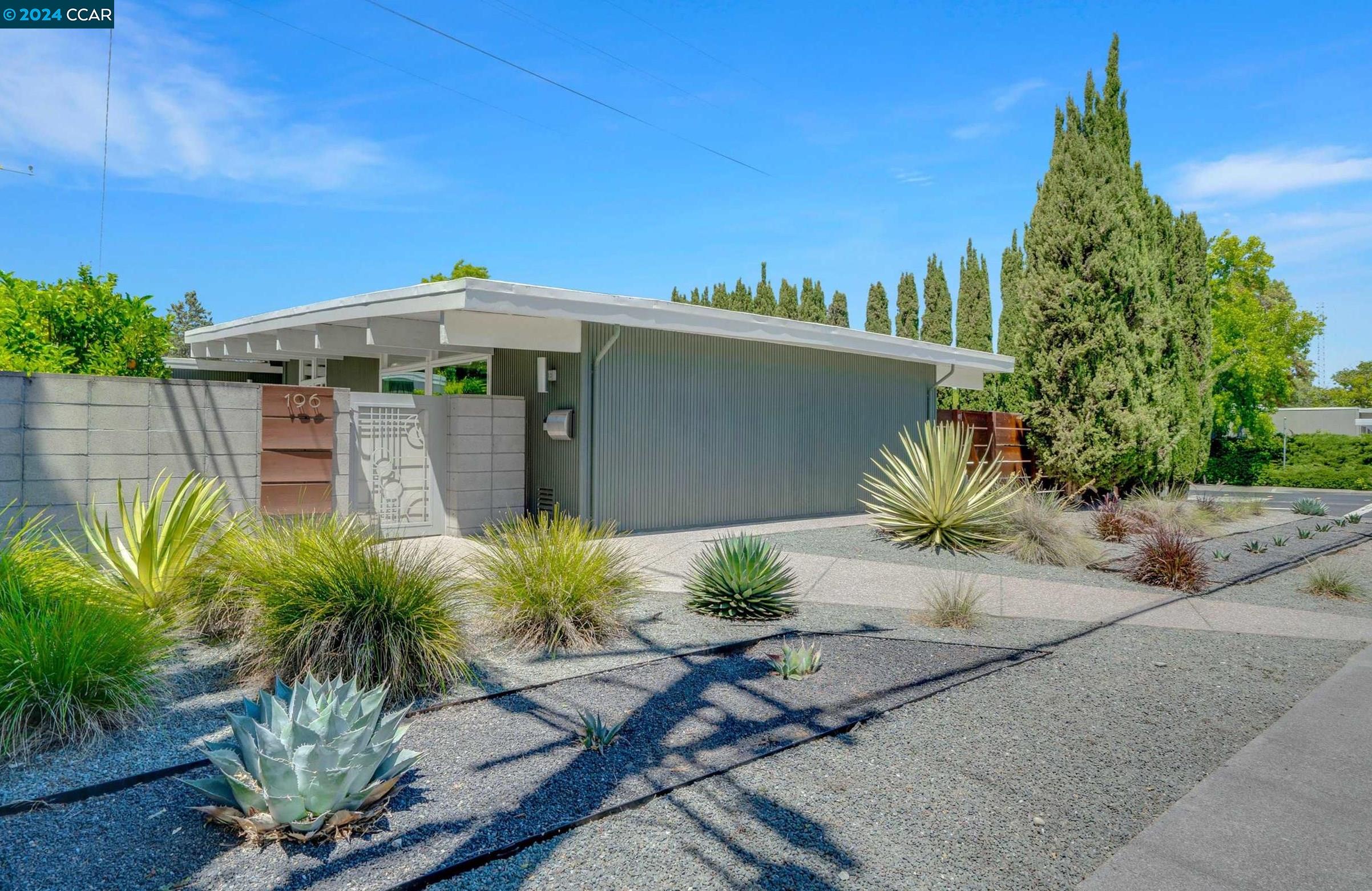 196 Los Cerros Ave