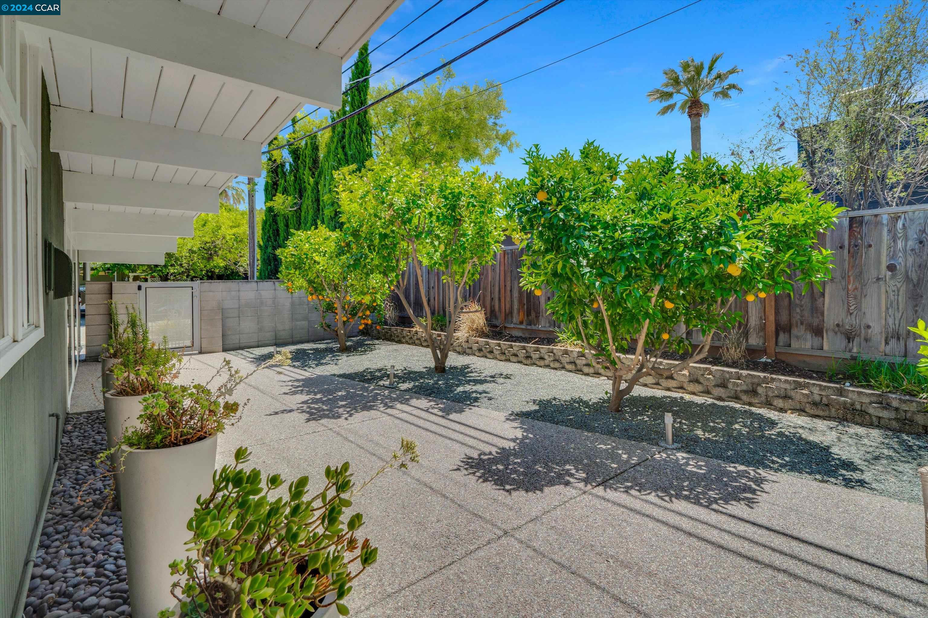 196 Los Cerros Ave