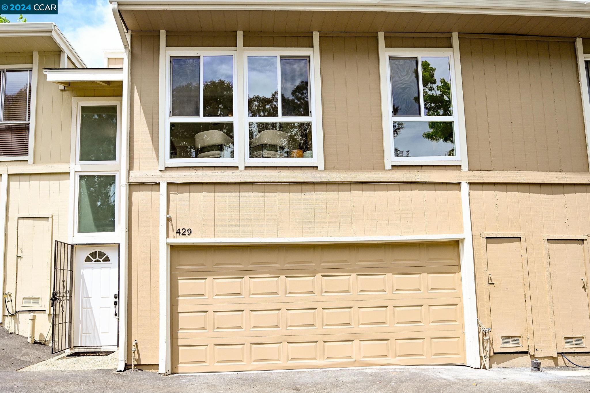 429 Ridgeview Dr