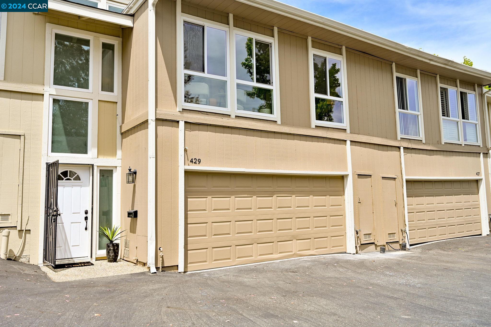429 Ridgeview Dr