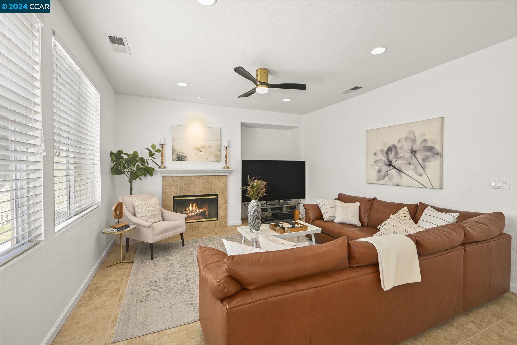 1262 Peregrine Ct