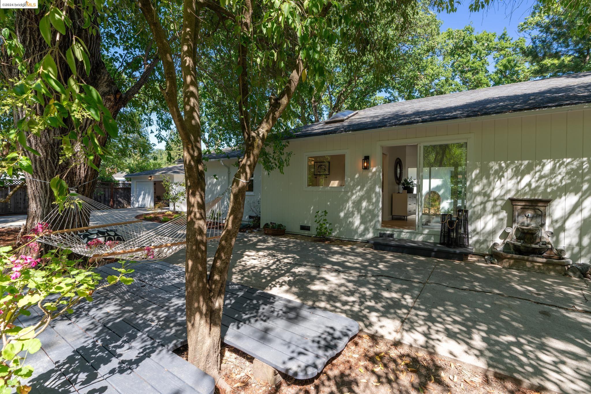 1005 Homestead Ave