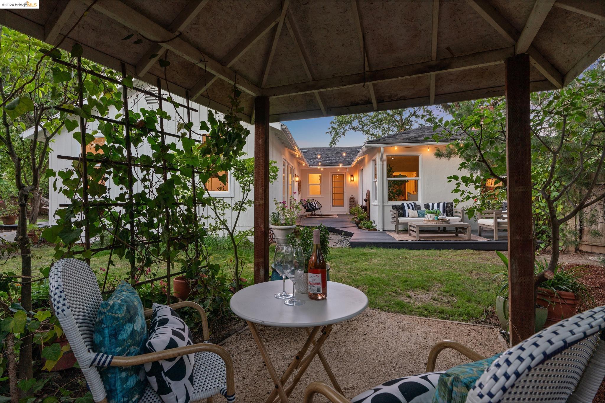 1005 Homestead Ave