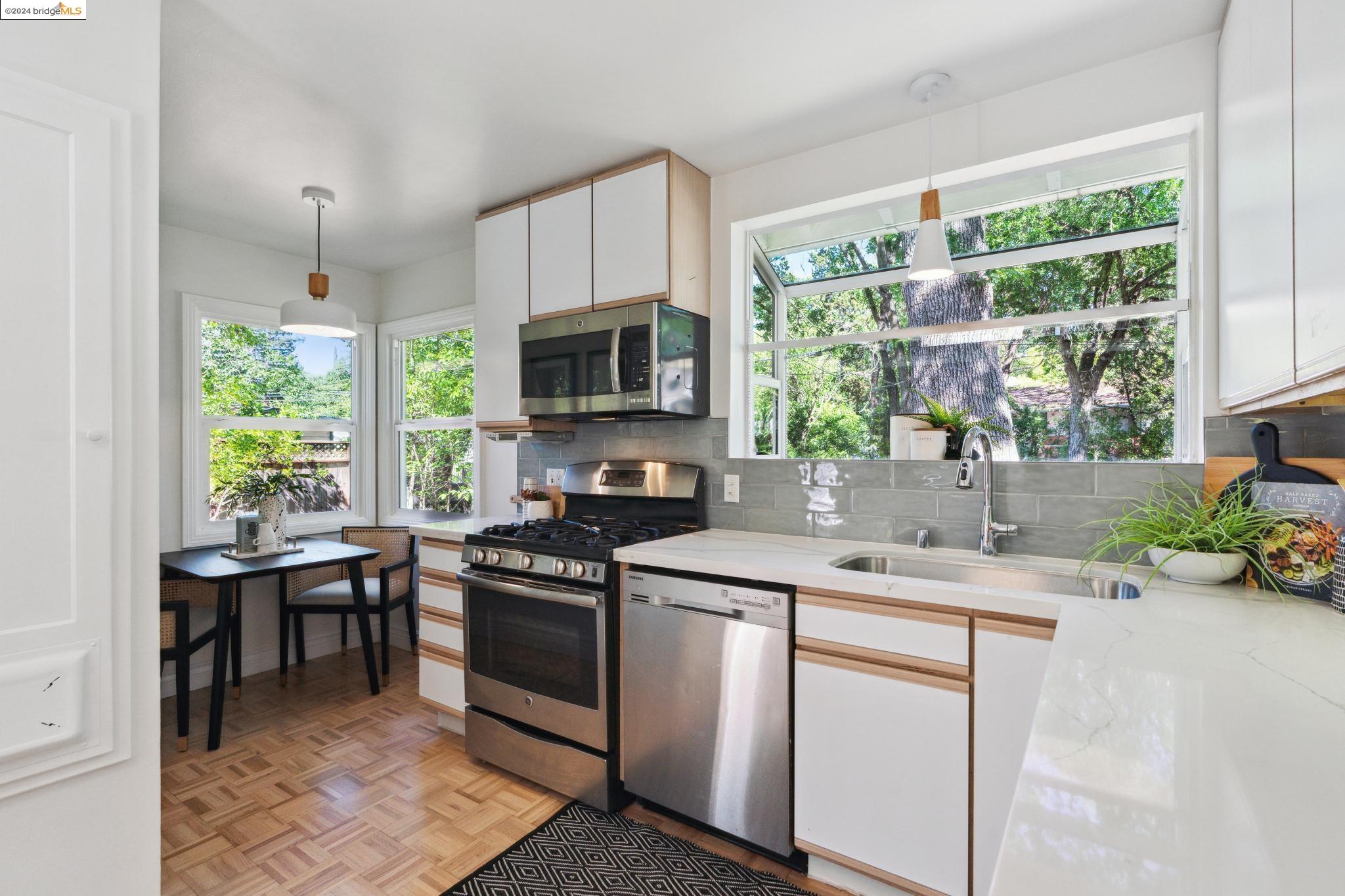 1005 Homestead Ave
