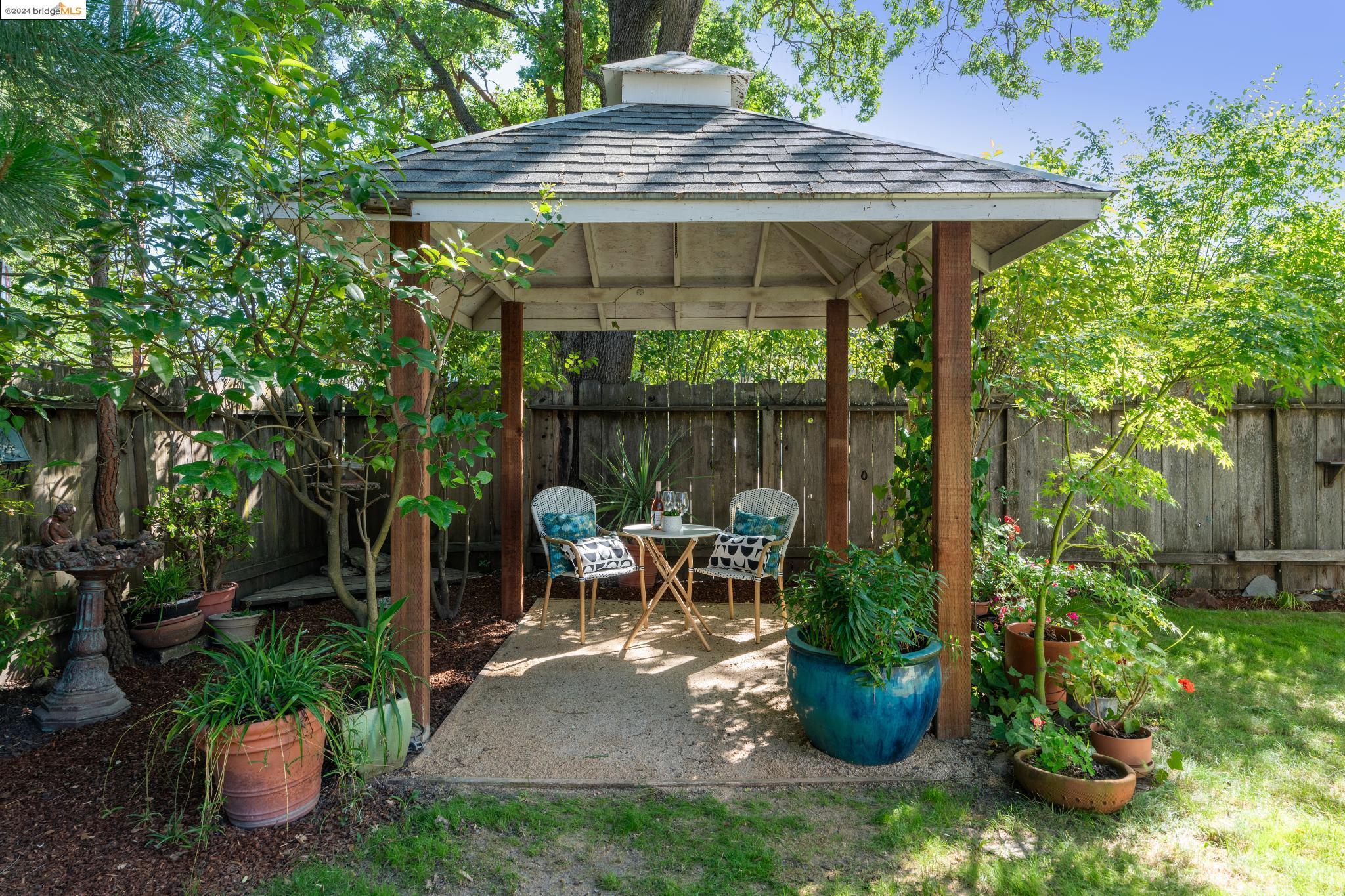 1005 Homestead Ave