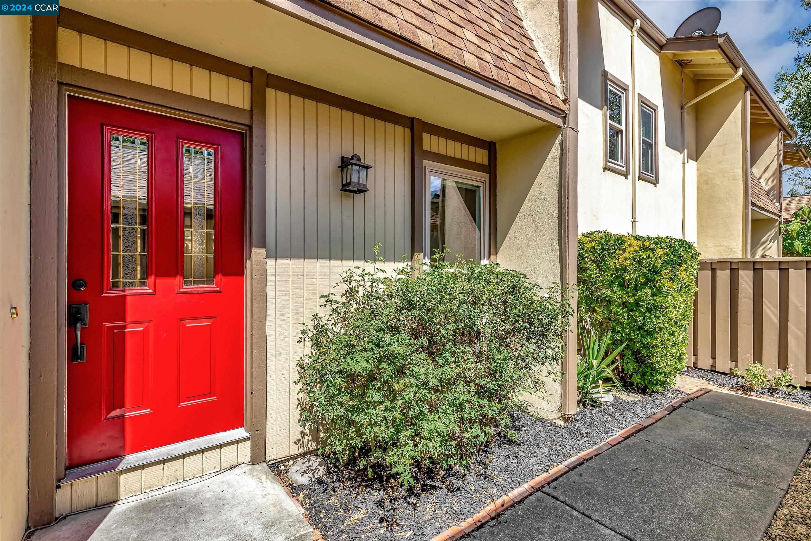 1677 Countrywood Ct