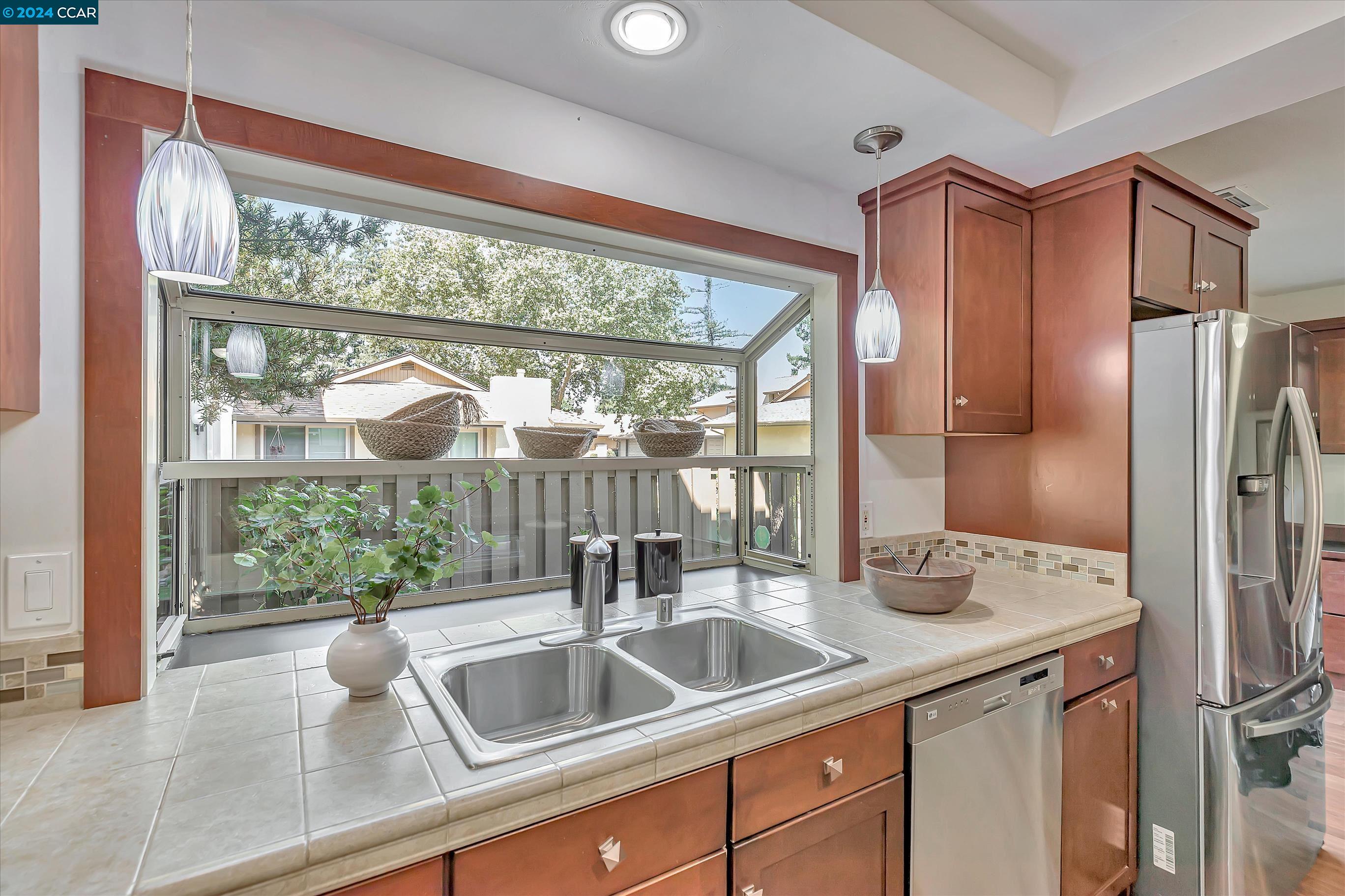 1677 Countrywood Ct