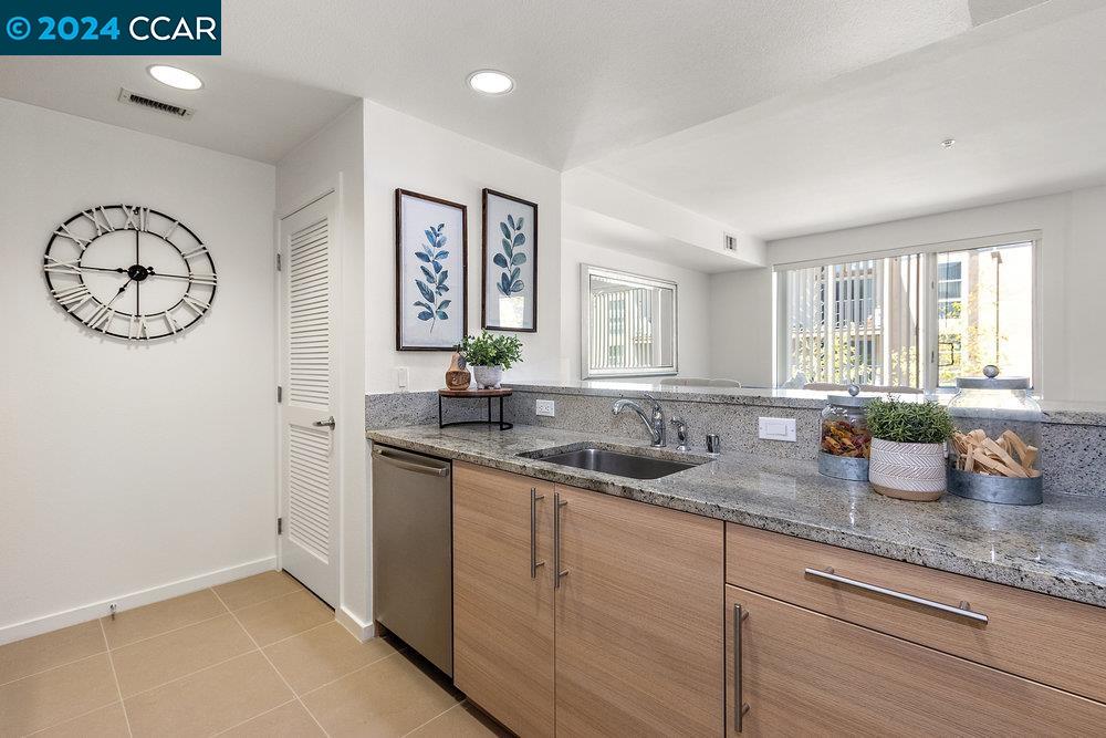 1655 N California # 332