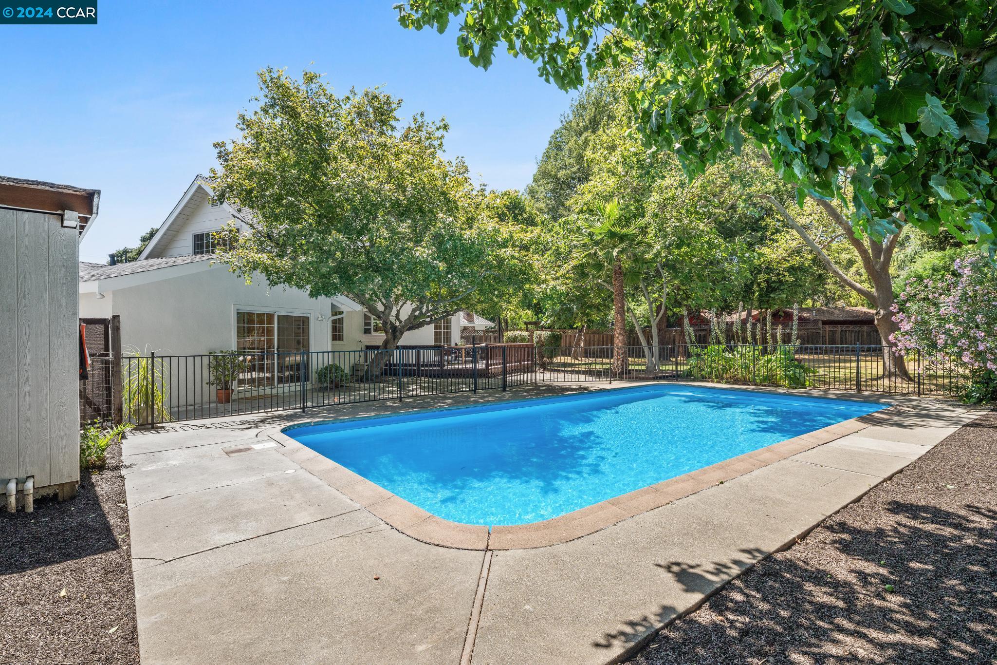 952 Nuala Ct
