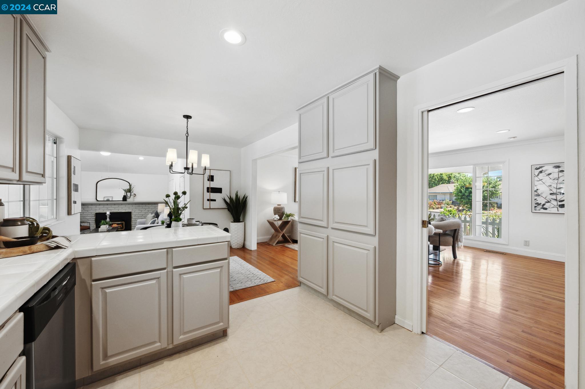 952 Nuala Ct