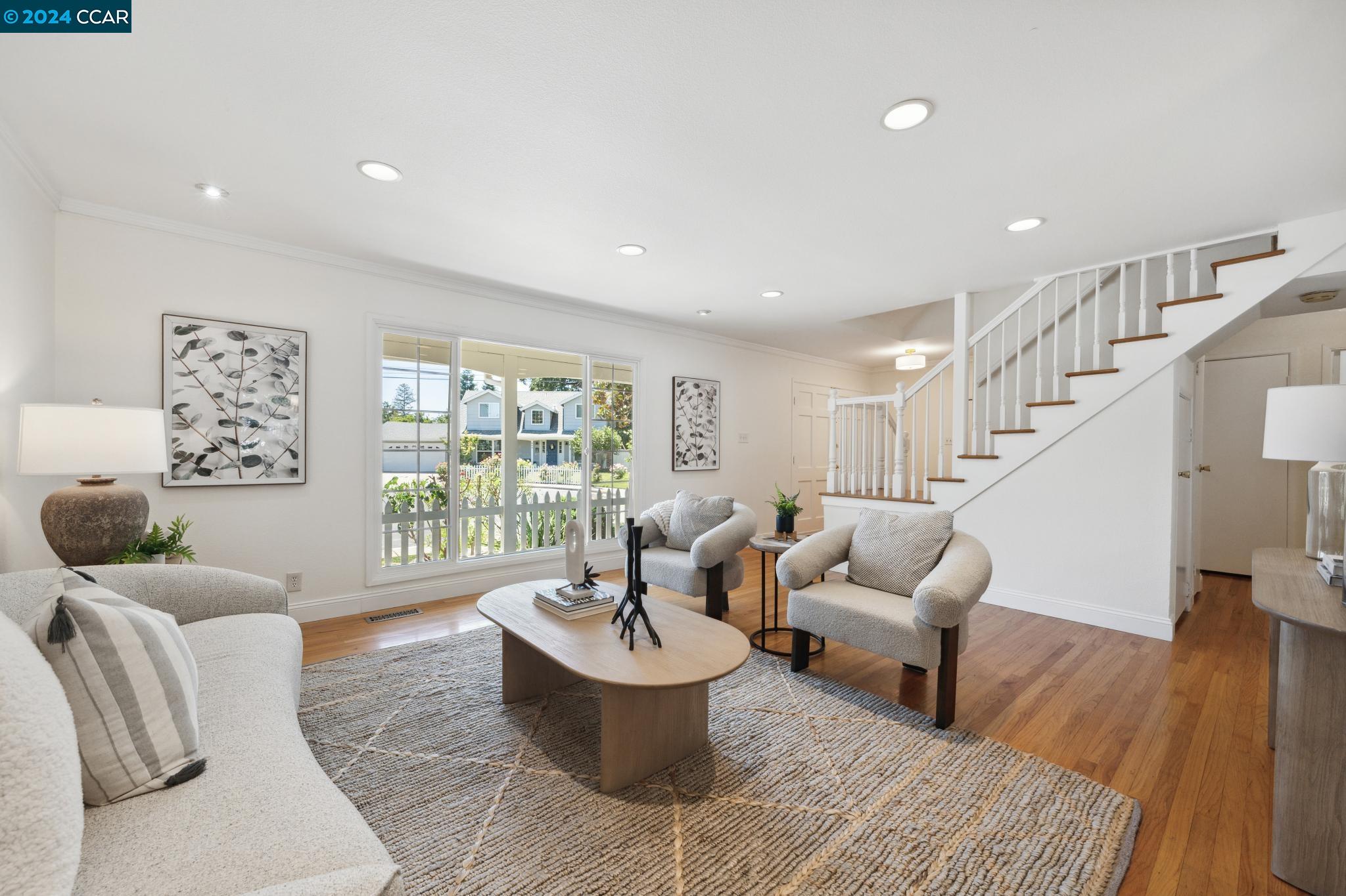952 Nuala Ct
