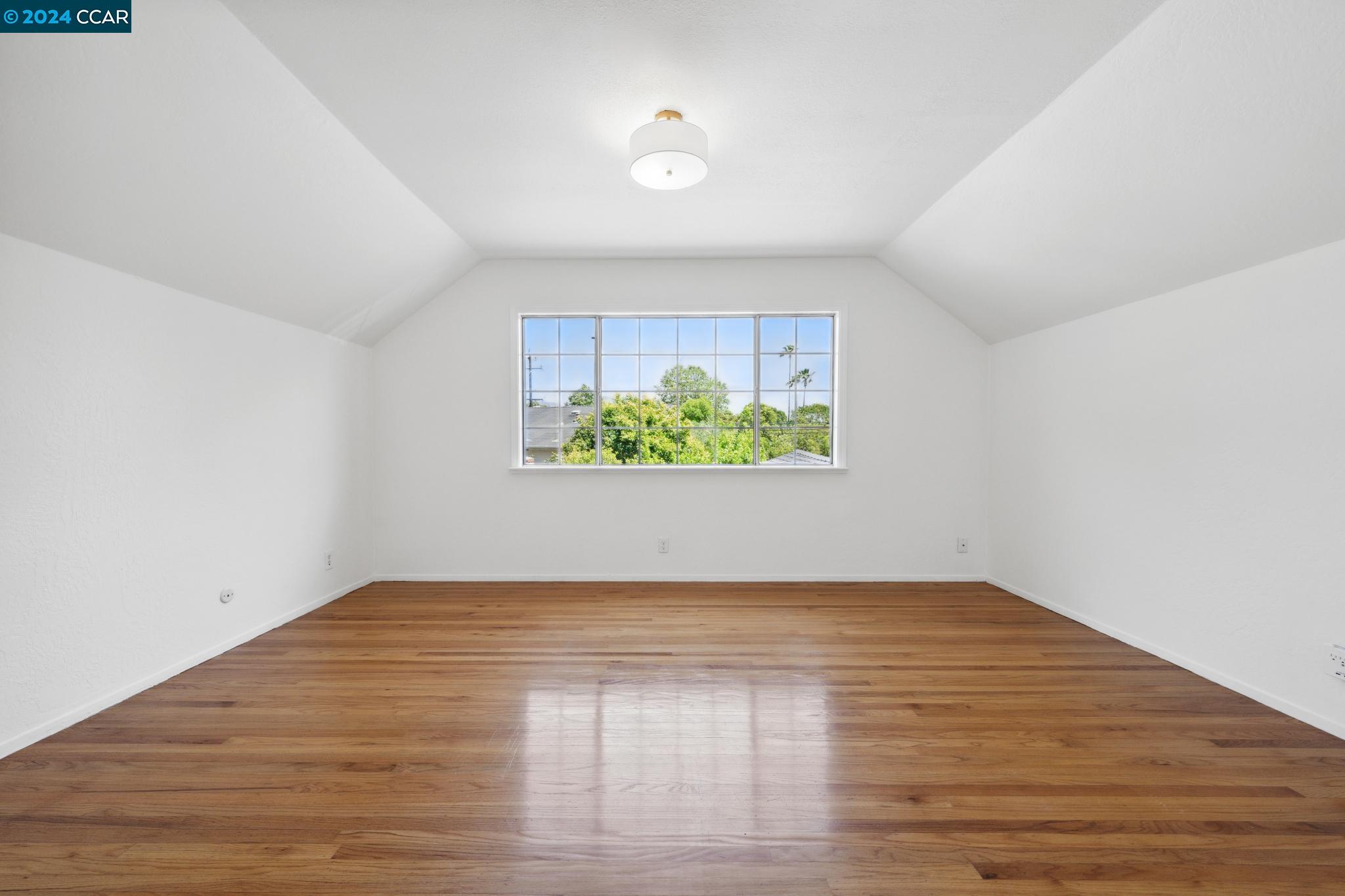 952 Nuala Ct