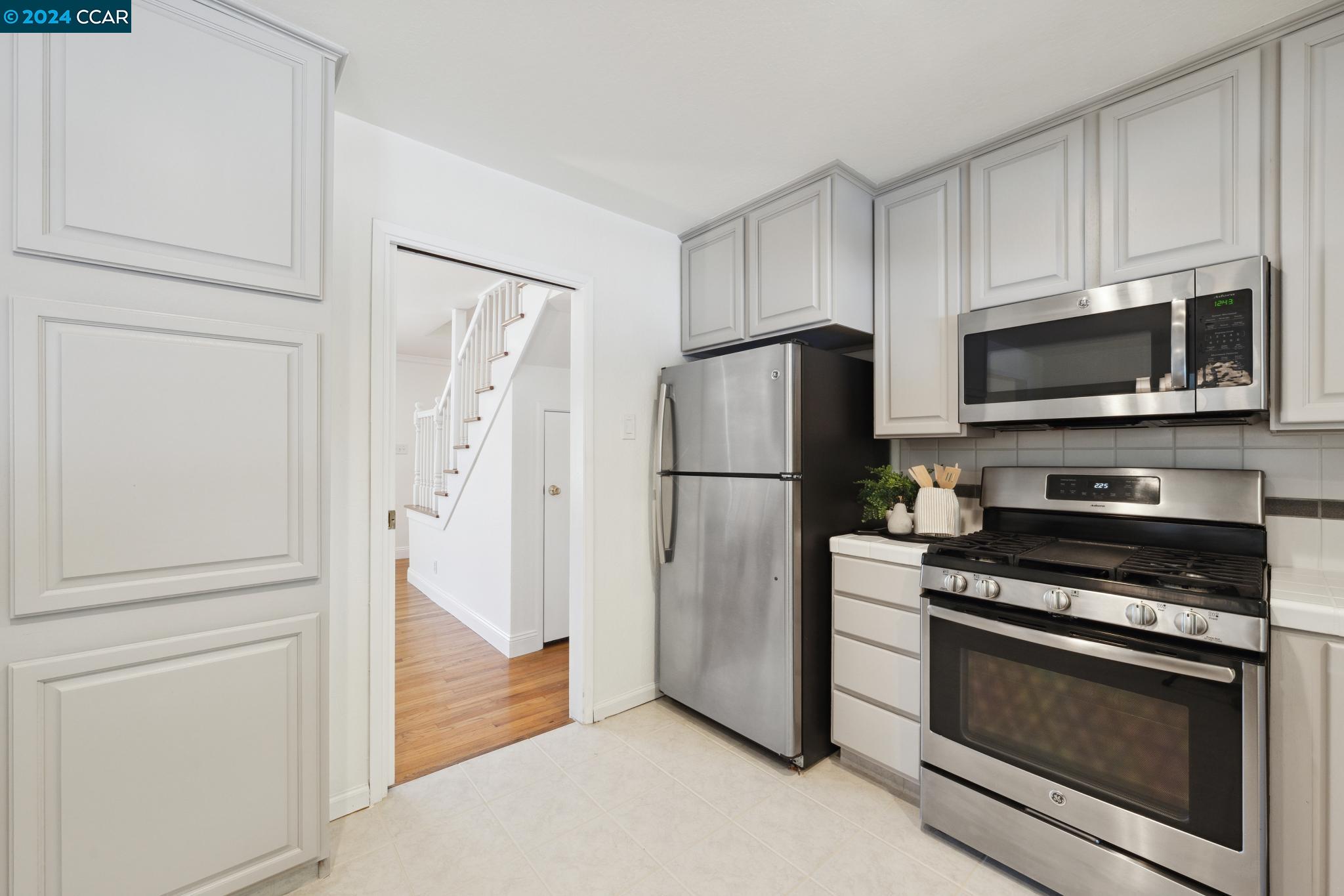 952 Nuala Ct