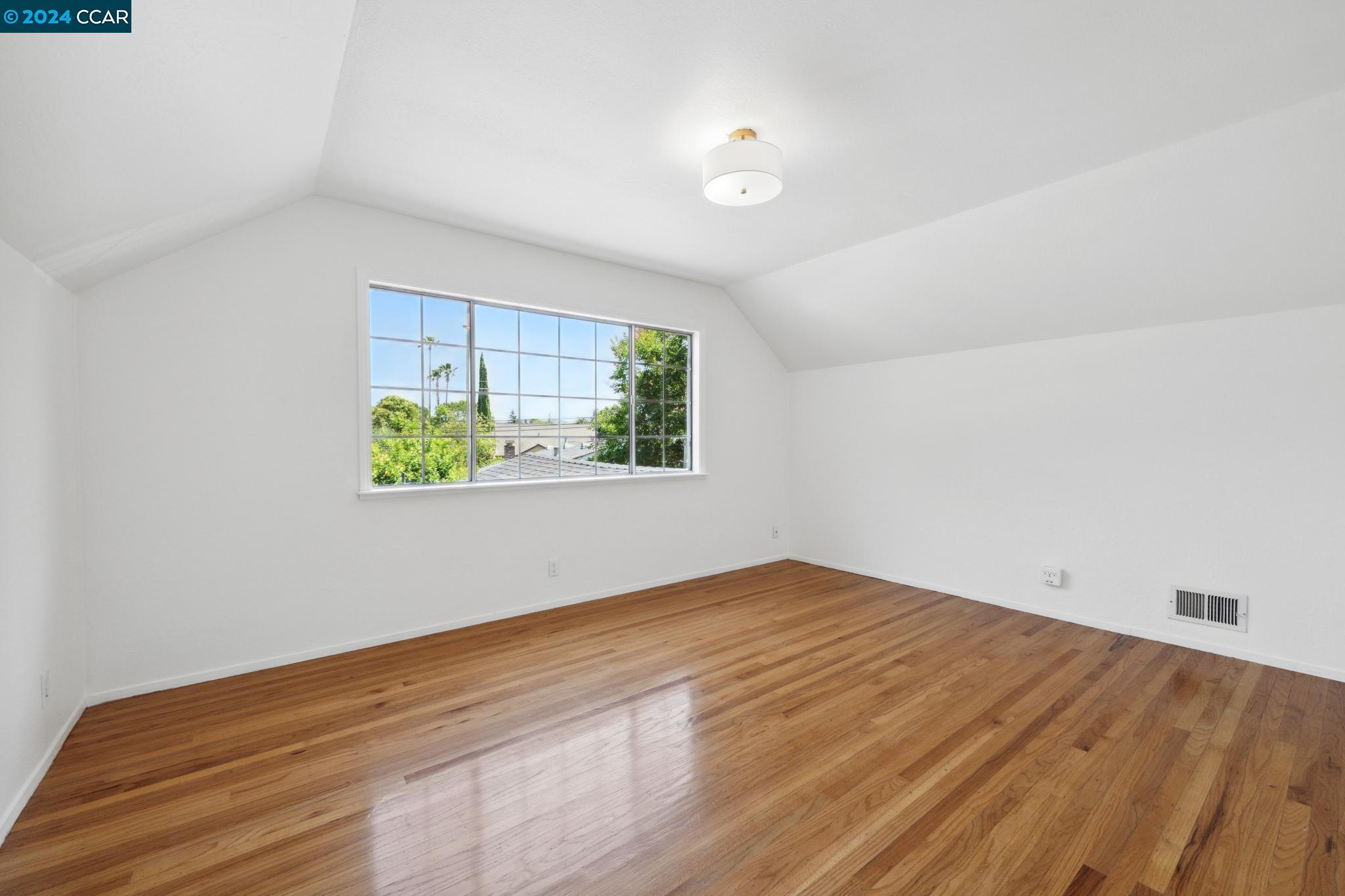 952 Nuala Ct