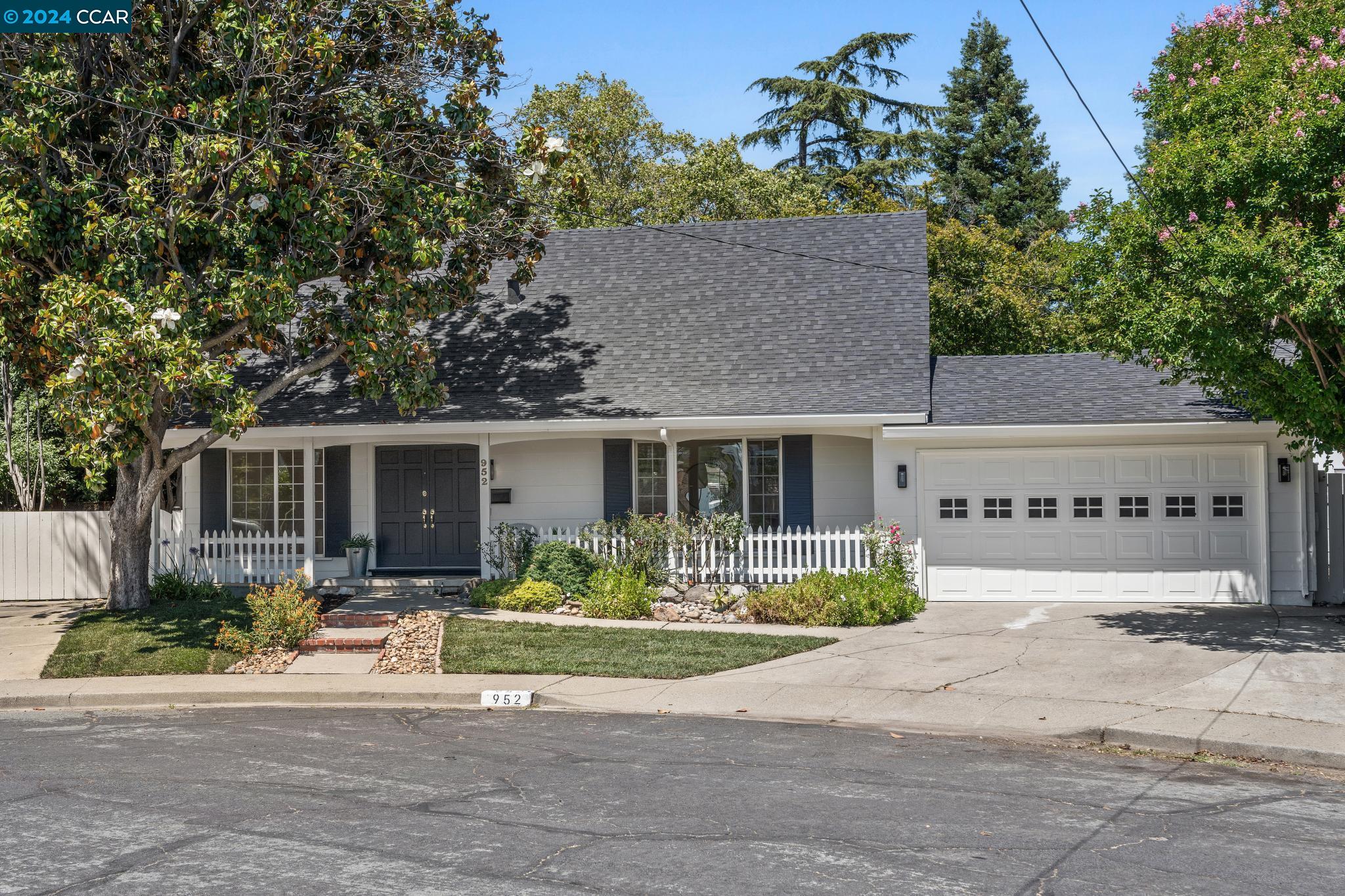 952 Nuala Ct