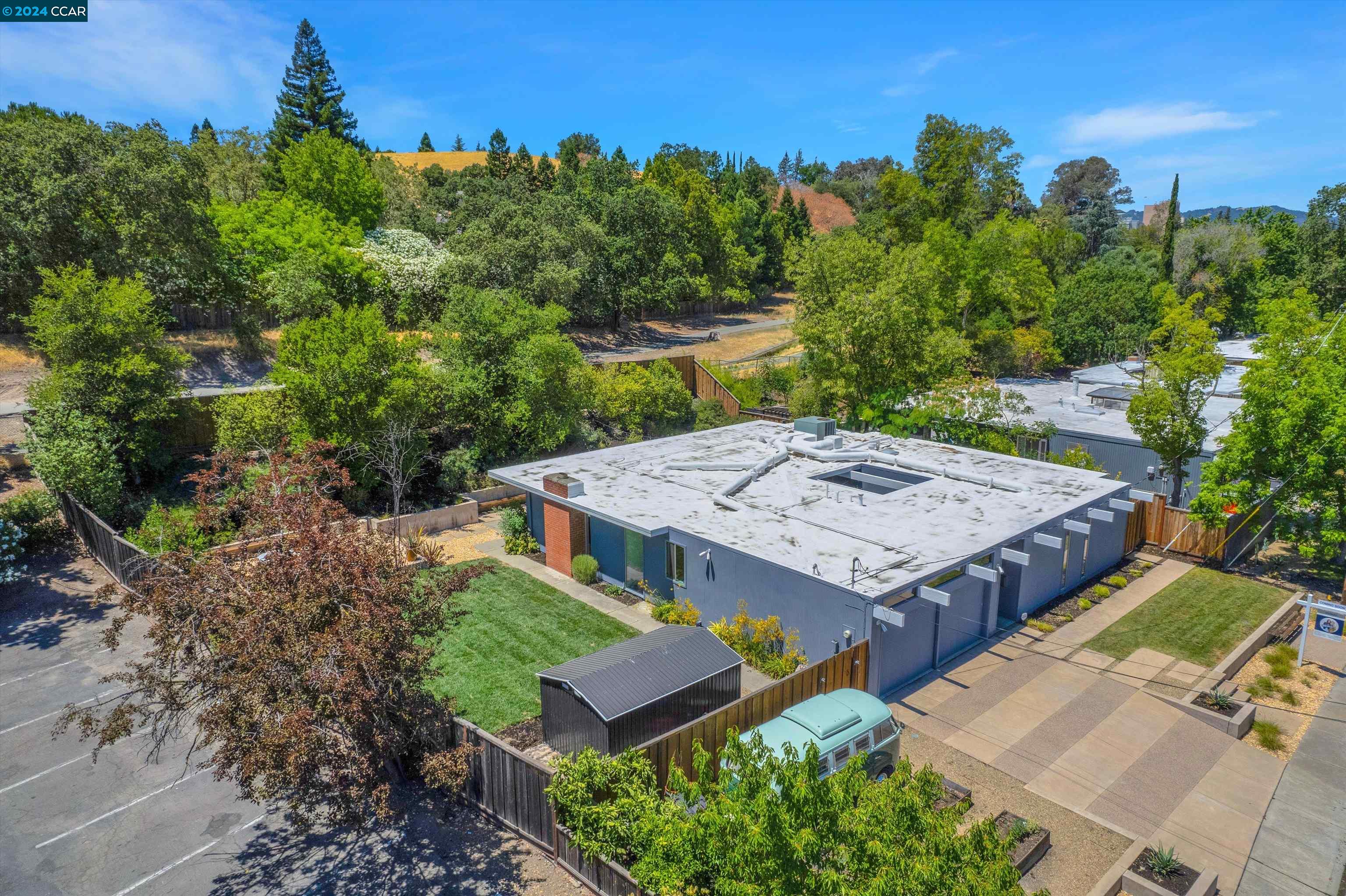 2715 San Carlos Dr