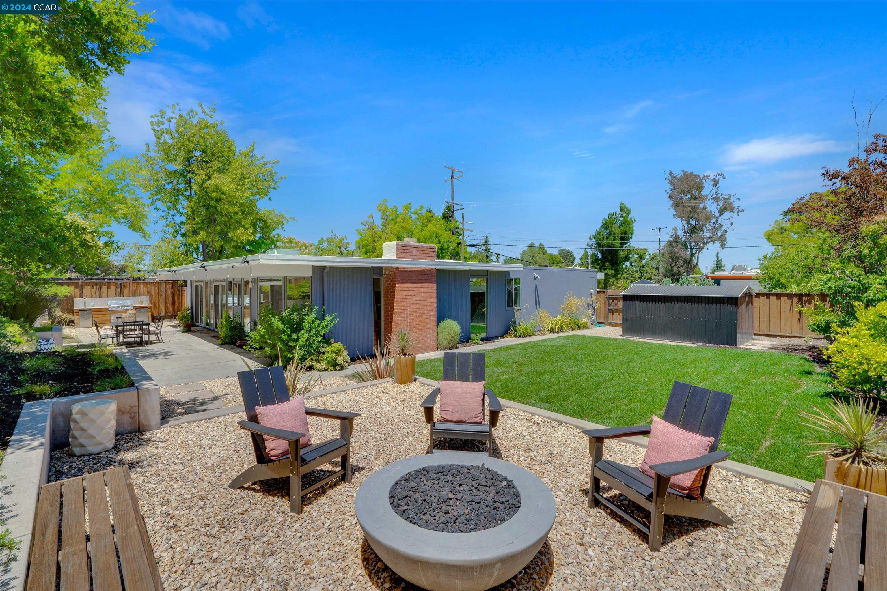 2715 San Carlos Dr