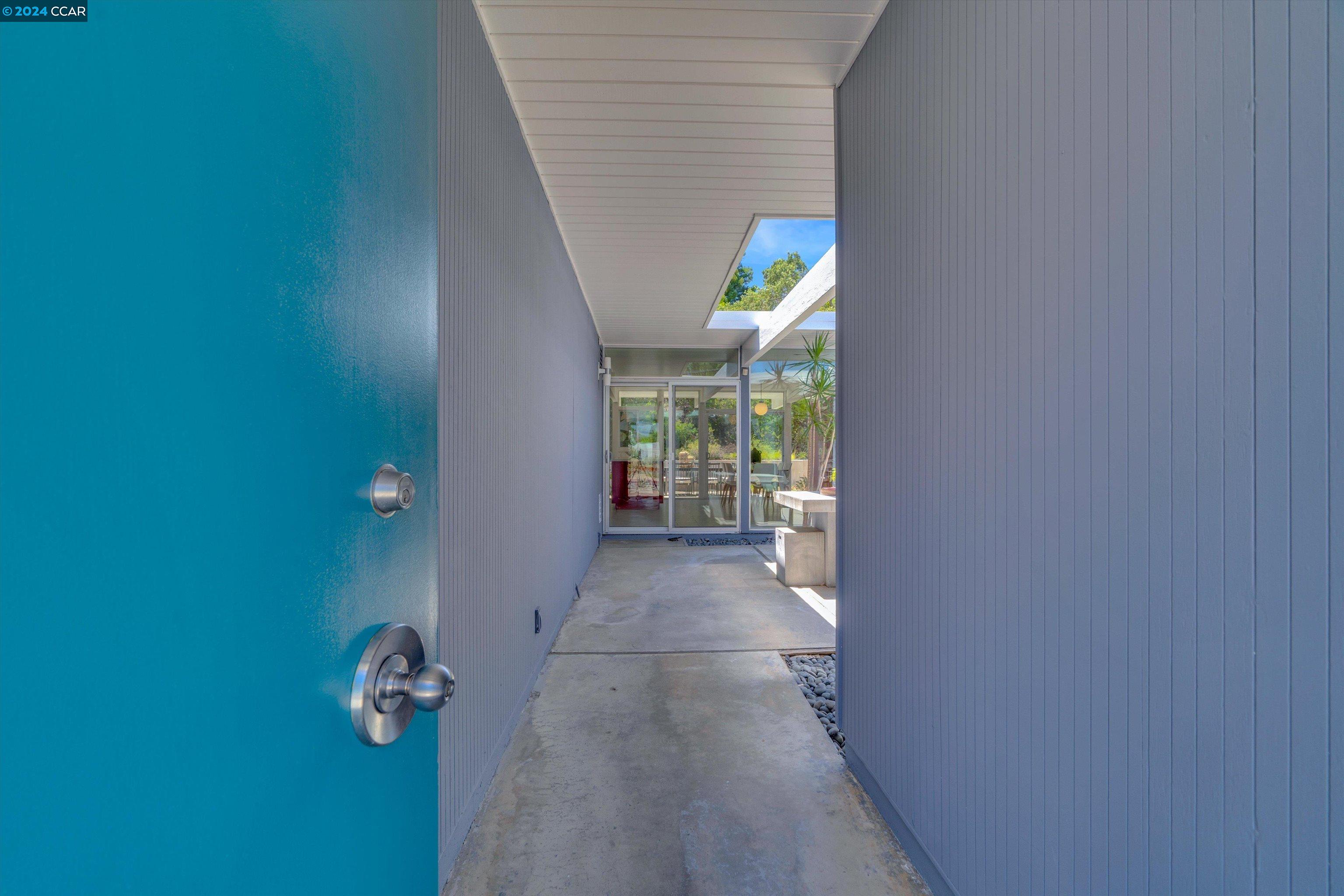 2715 San Carlos Dr