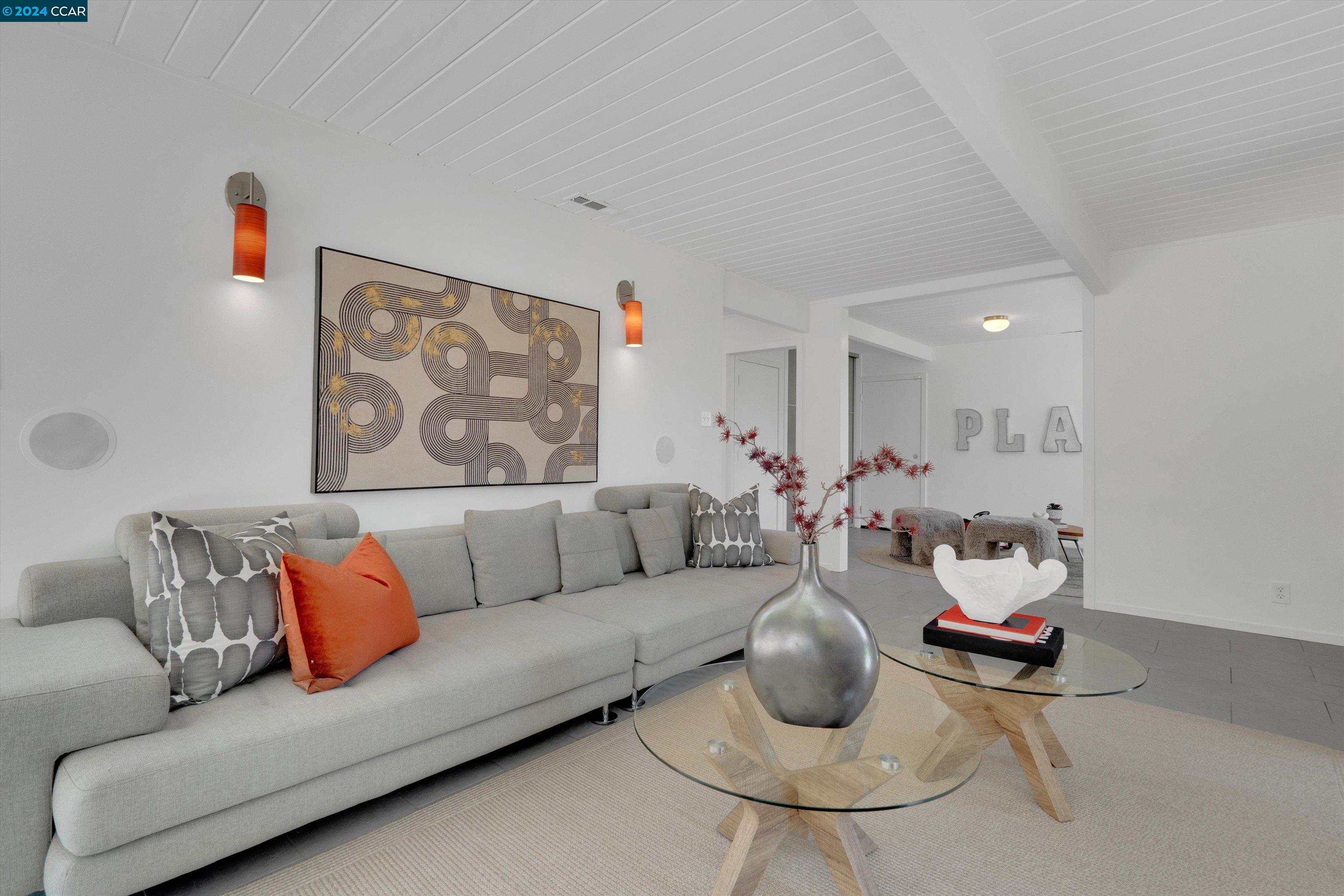 2715 San Carlos Dr