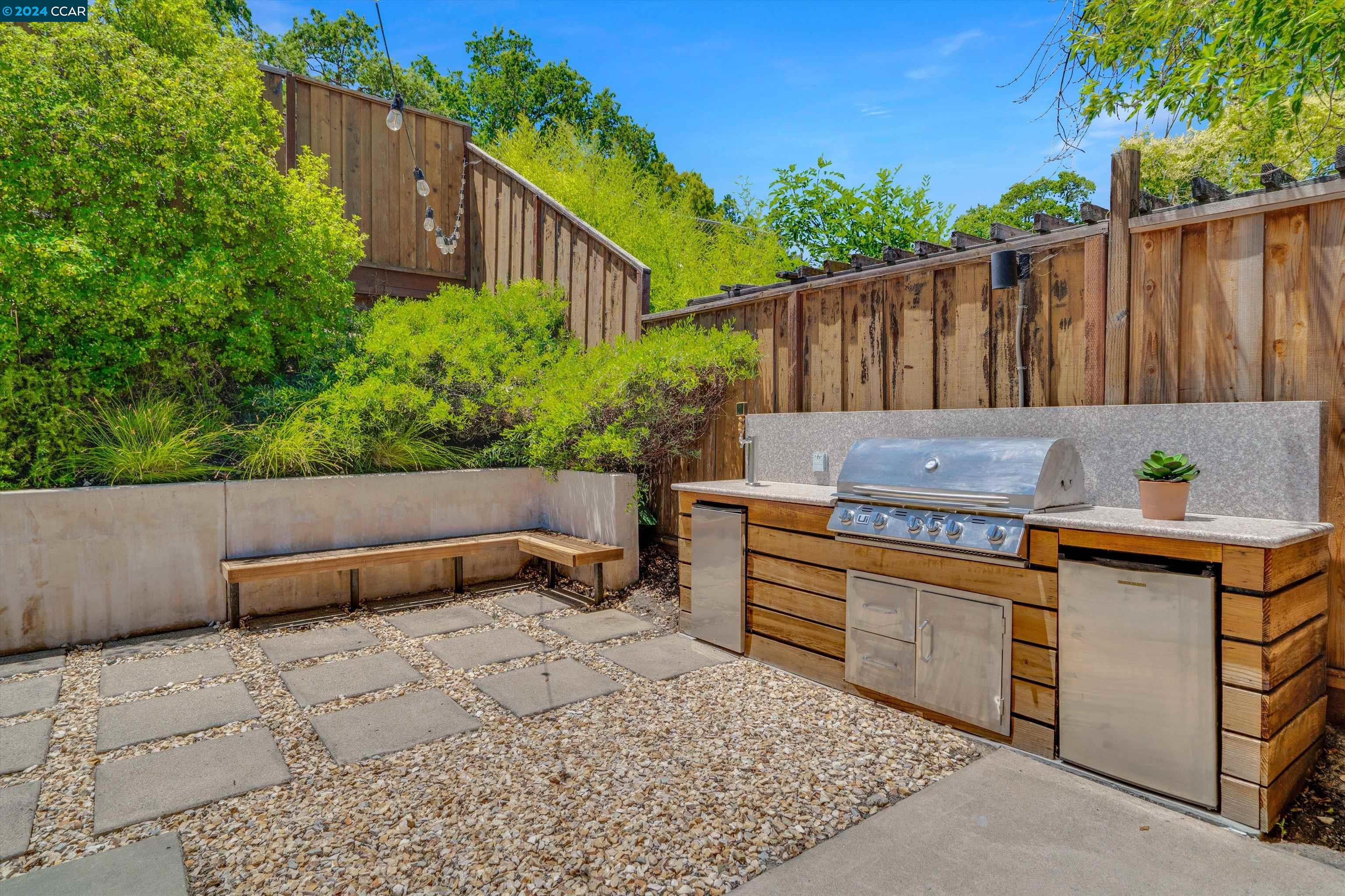 2715 San Carlos Dr