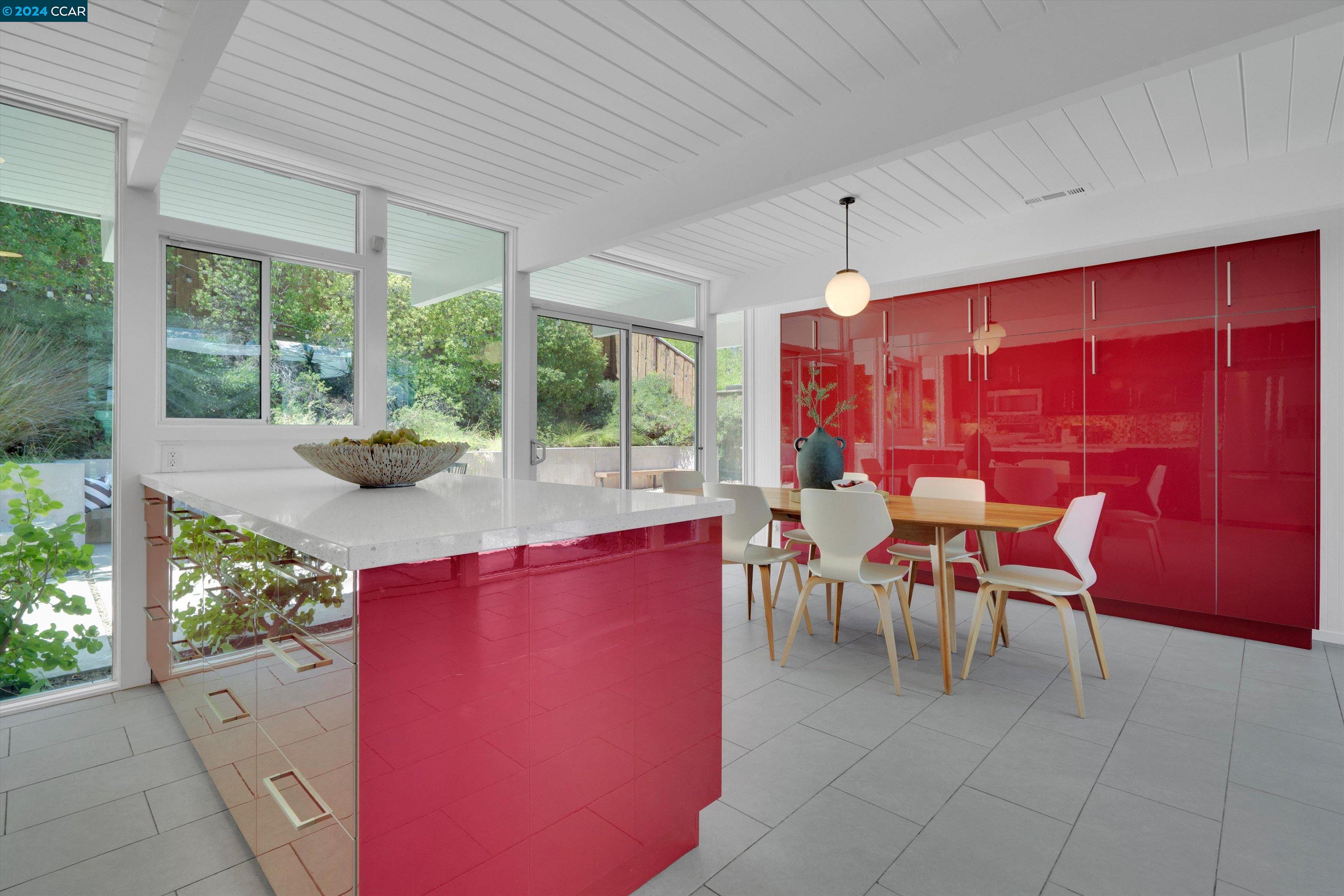 2715 San Carlos Dr