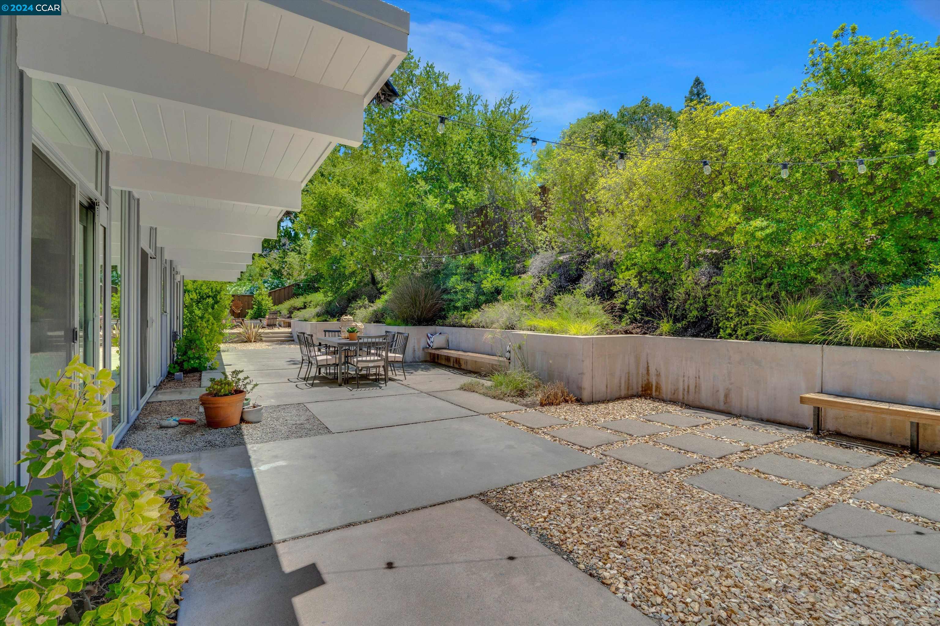 2715 San Carlos Dr