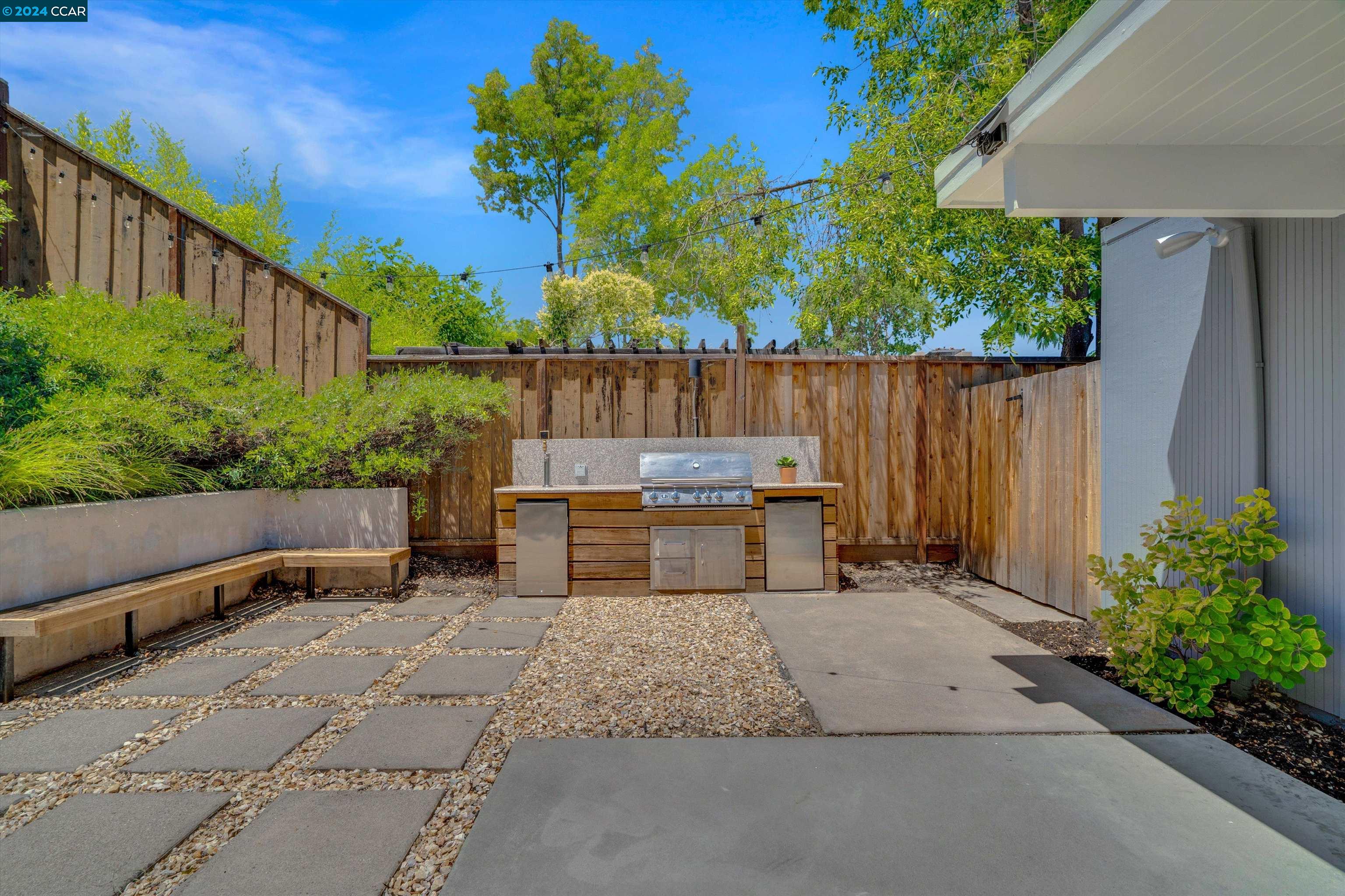 2715 San Carlos Dr