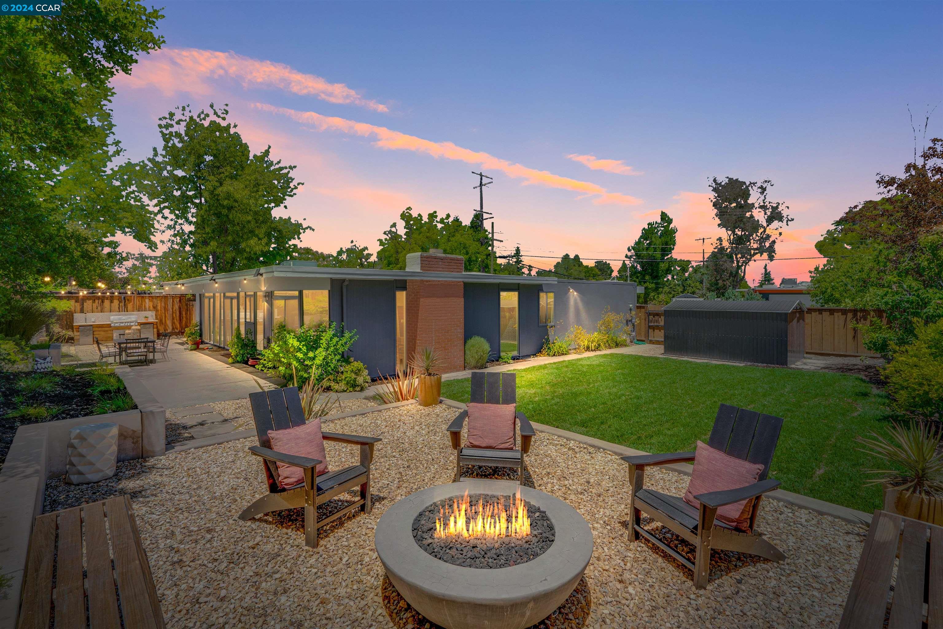 2715 San Carlos Dr