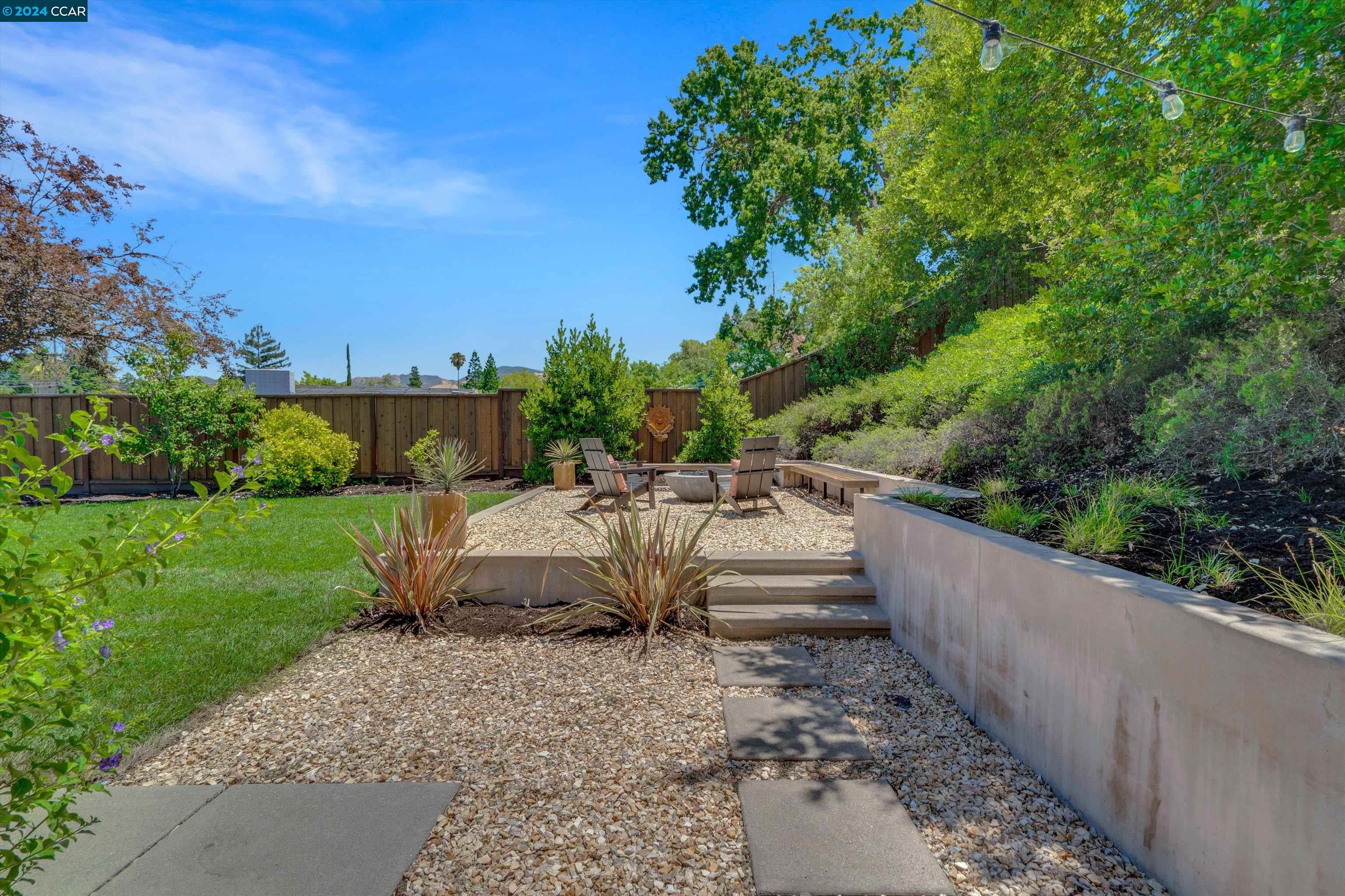 2715 San Carlos Dr