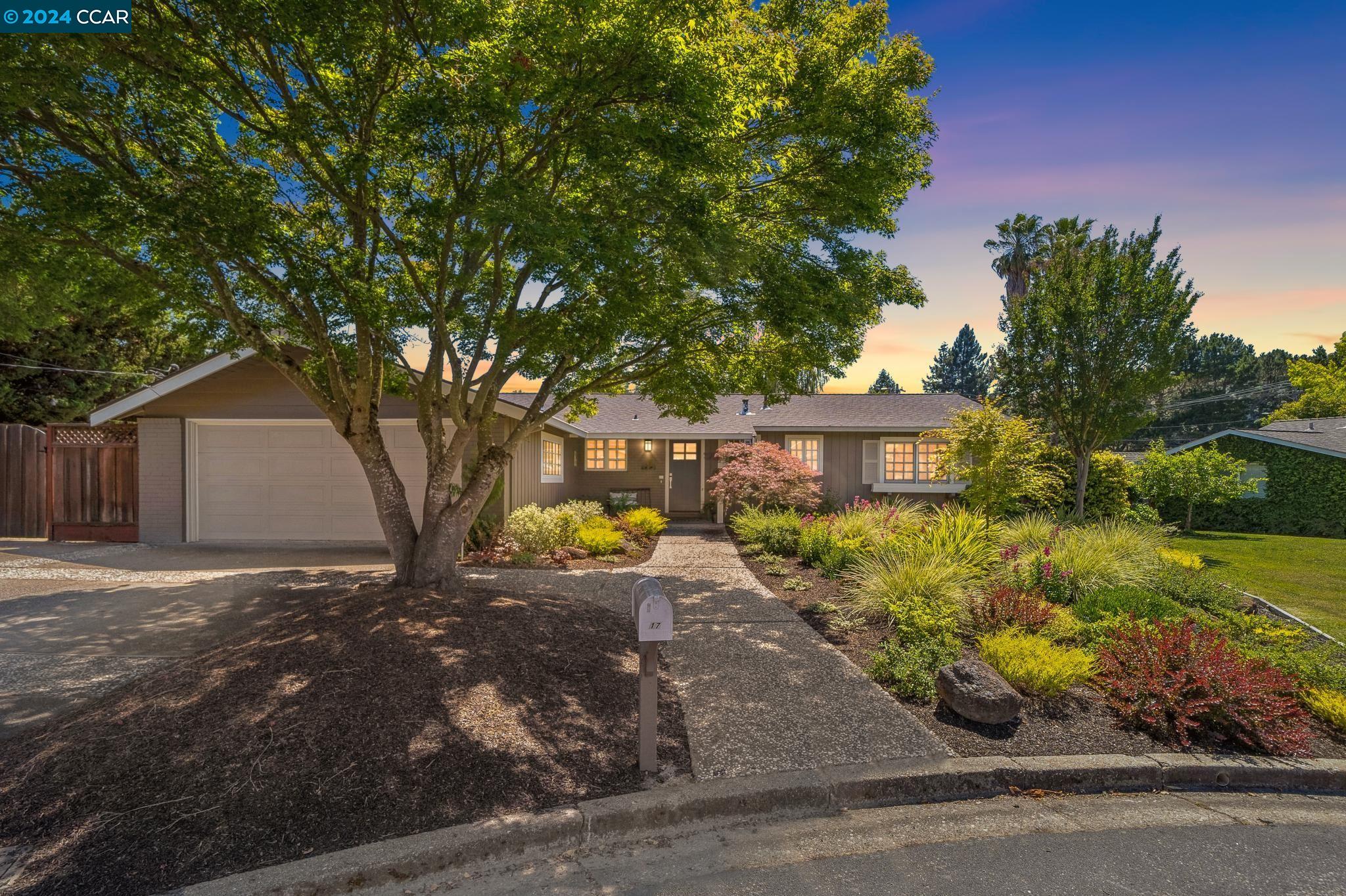17 Hammond Pl