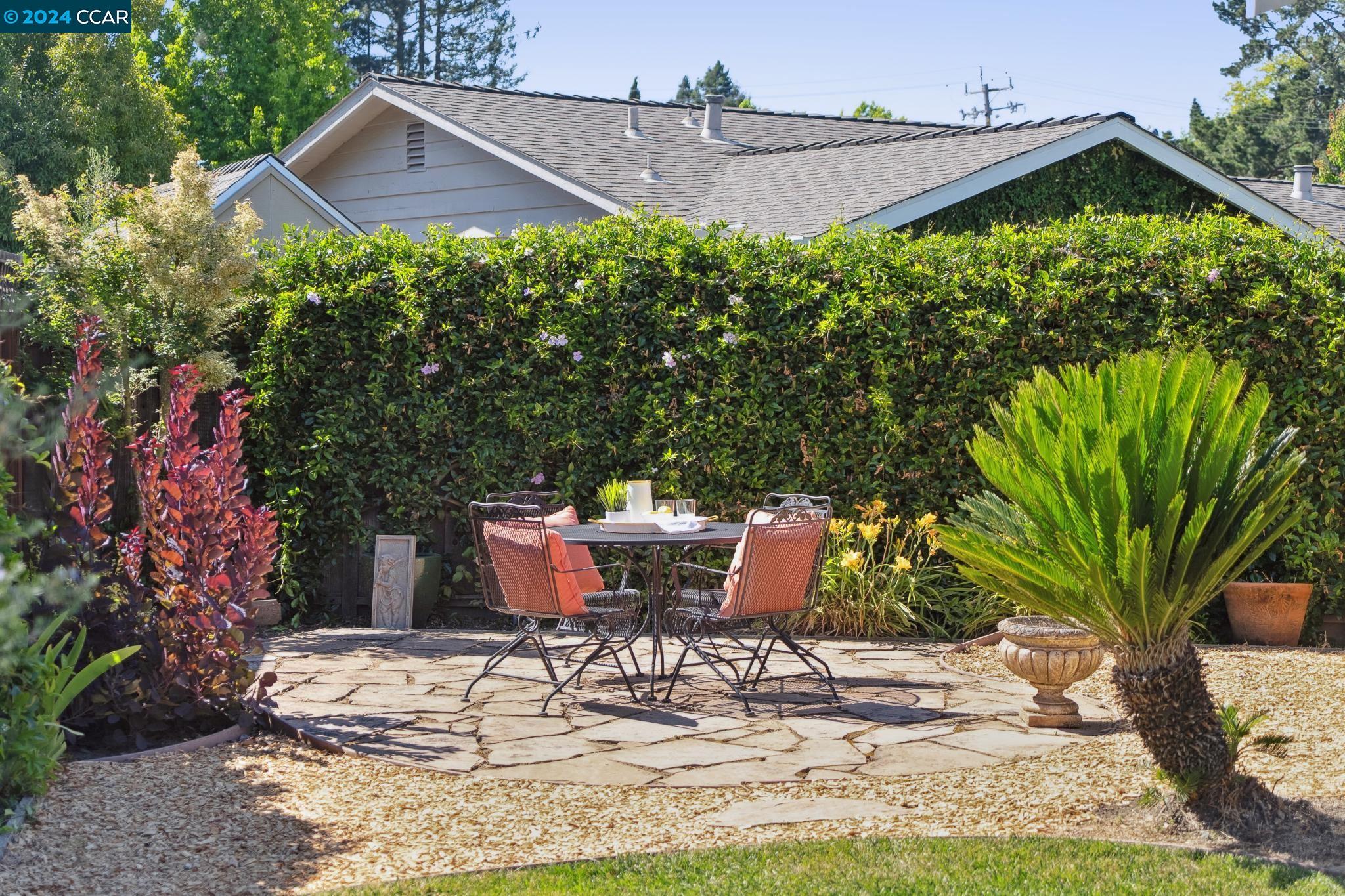 17 Hammond Pl