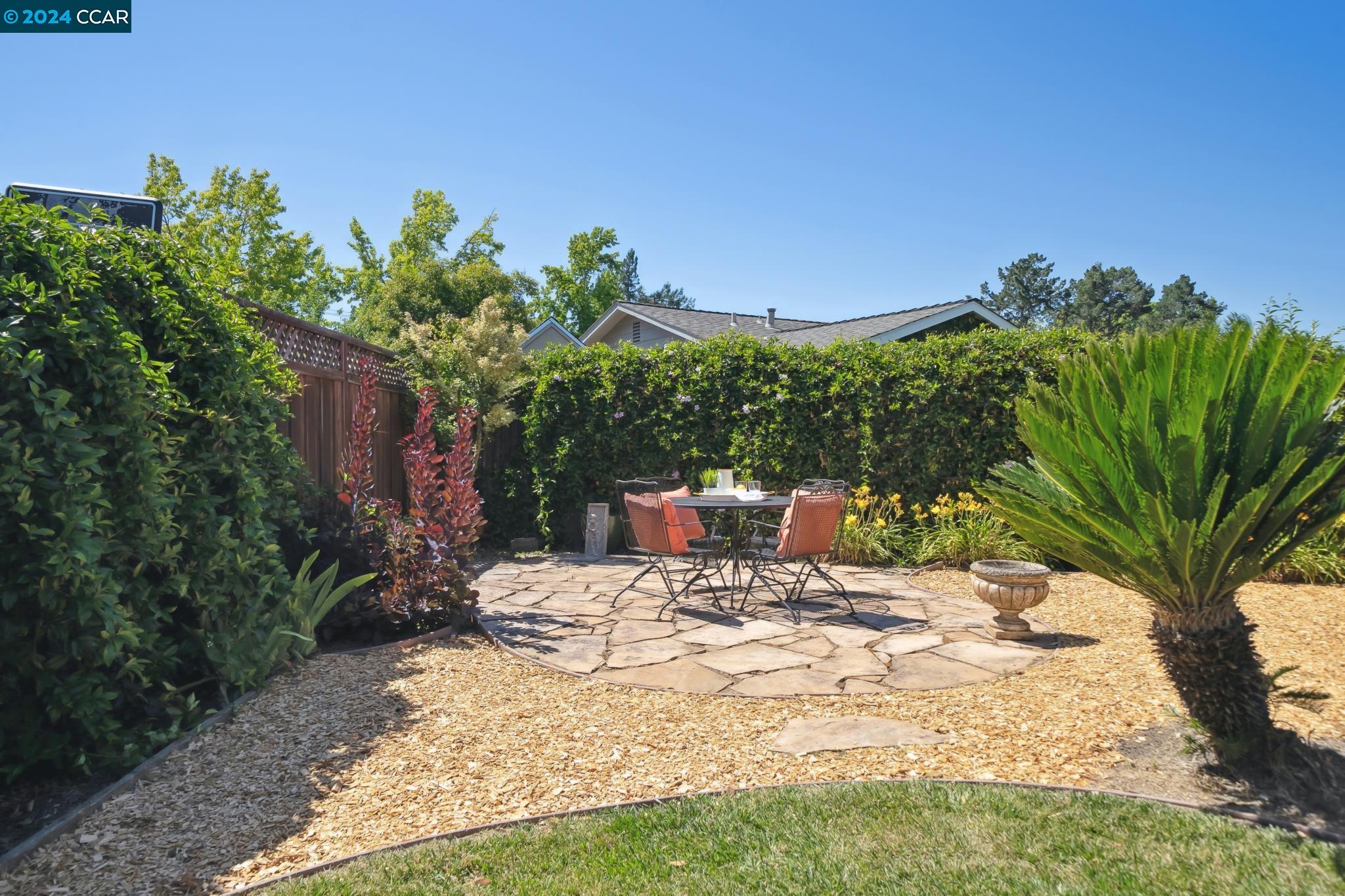 17 Hammond Pl