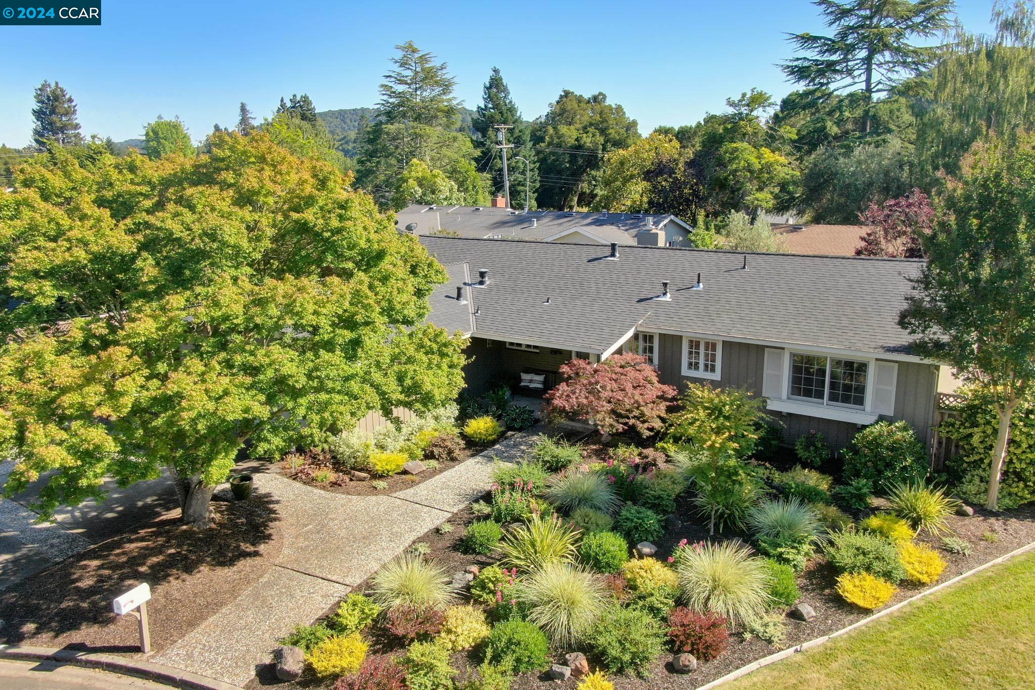 17 Hammond Pl