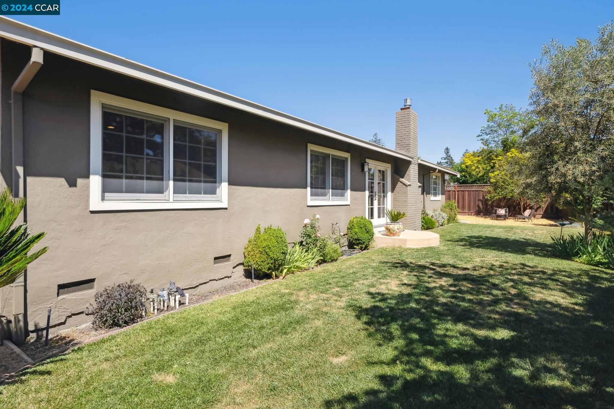 17 Hammond Pl