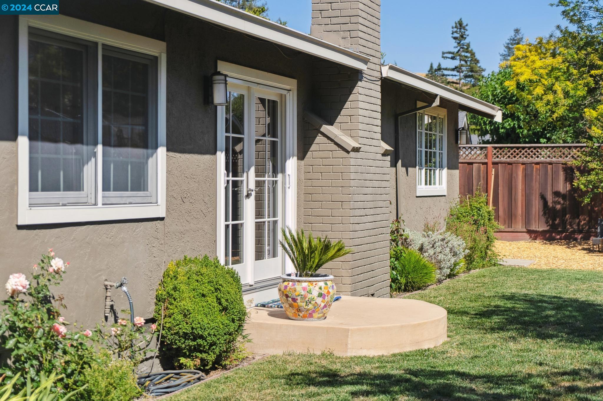 17 Hammond Pl