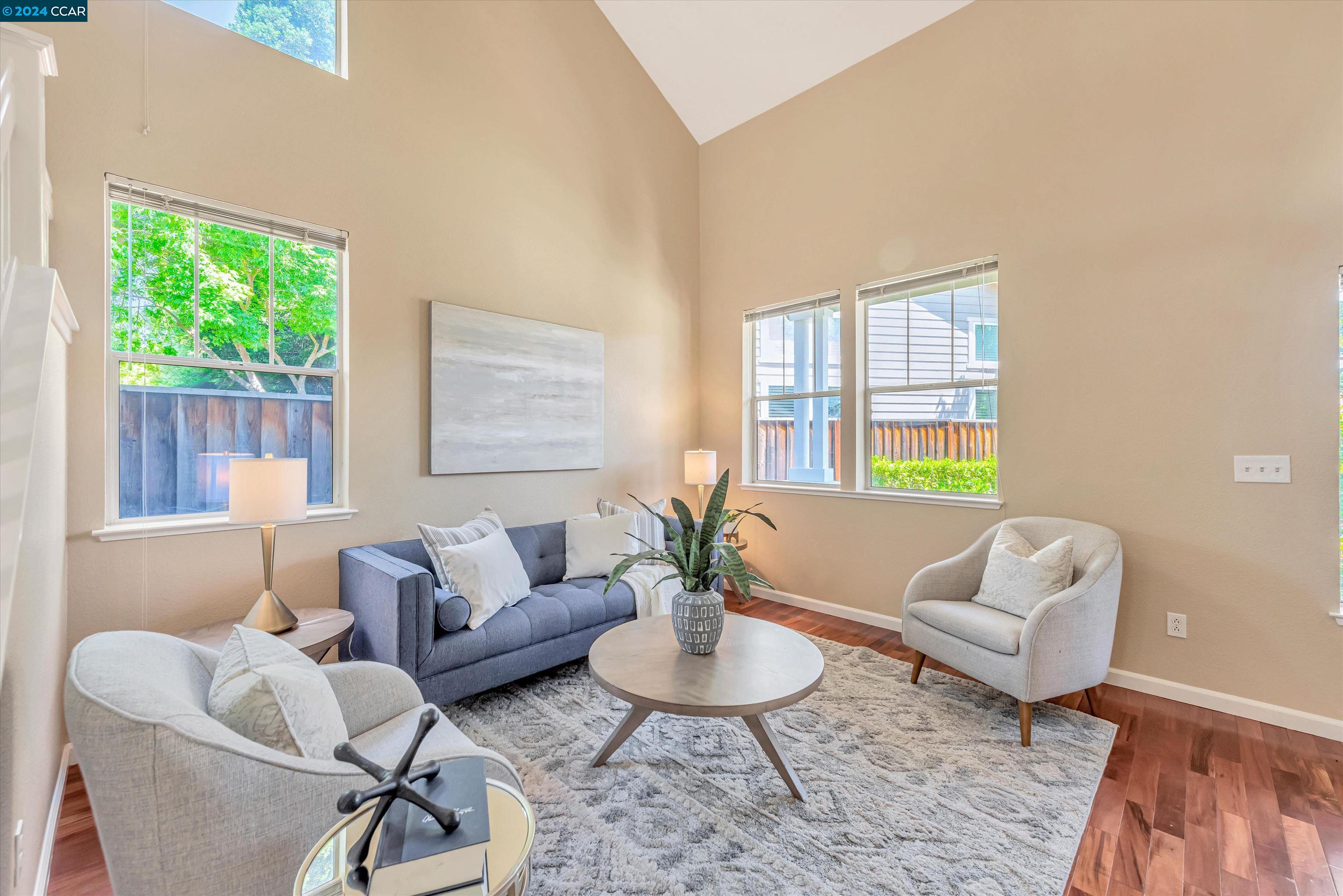93 Elmwood Dr