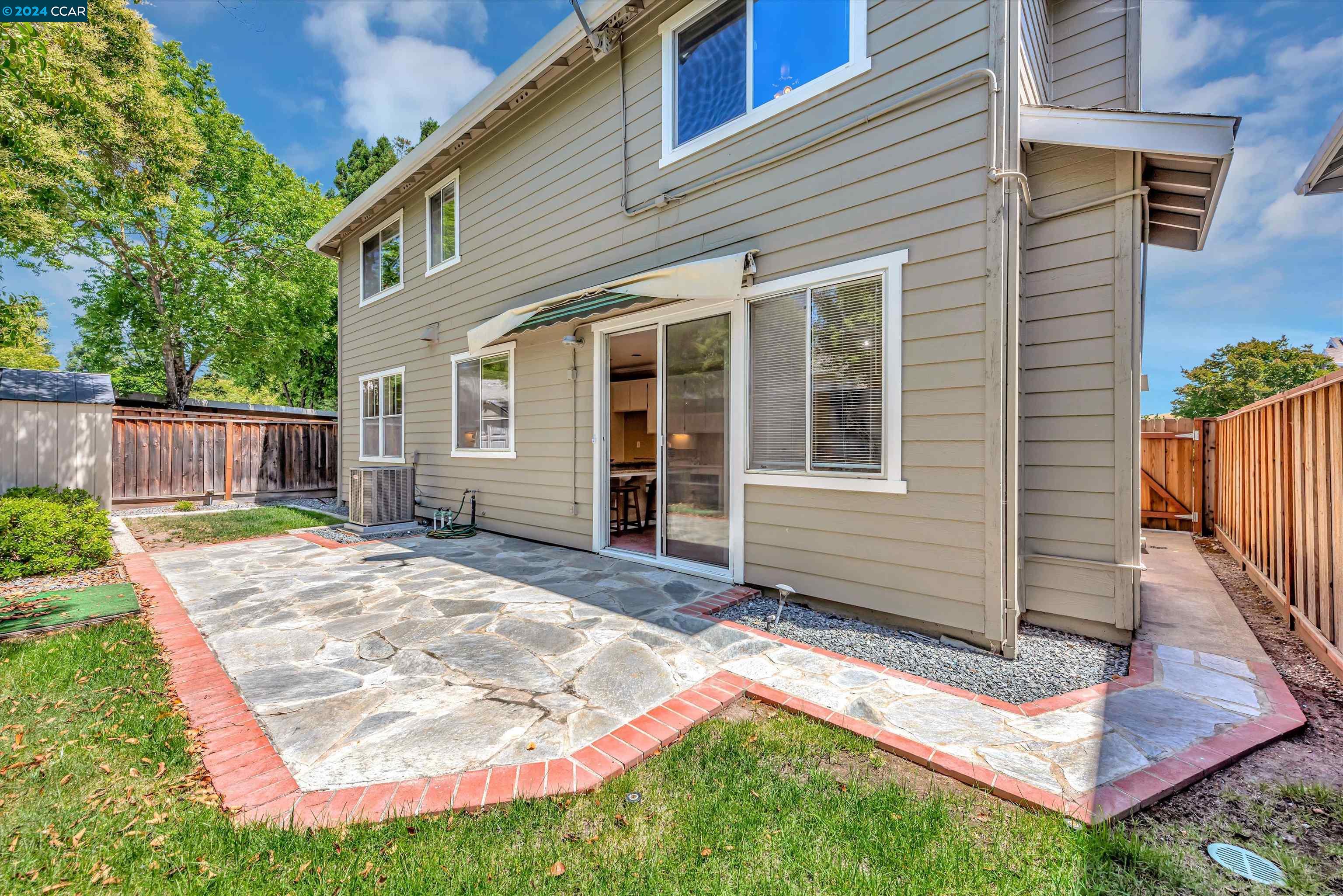 93 Elmwood Dr