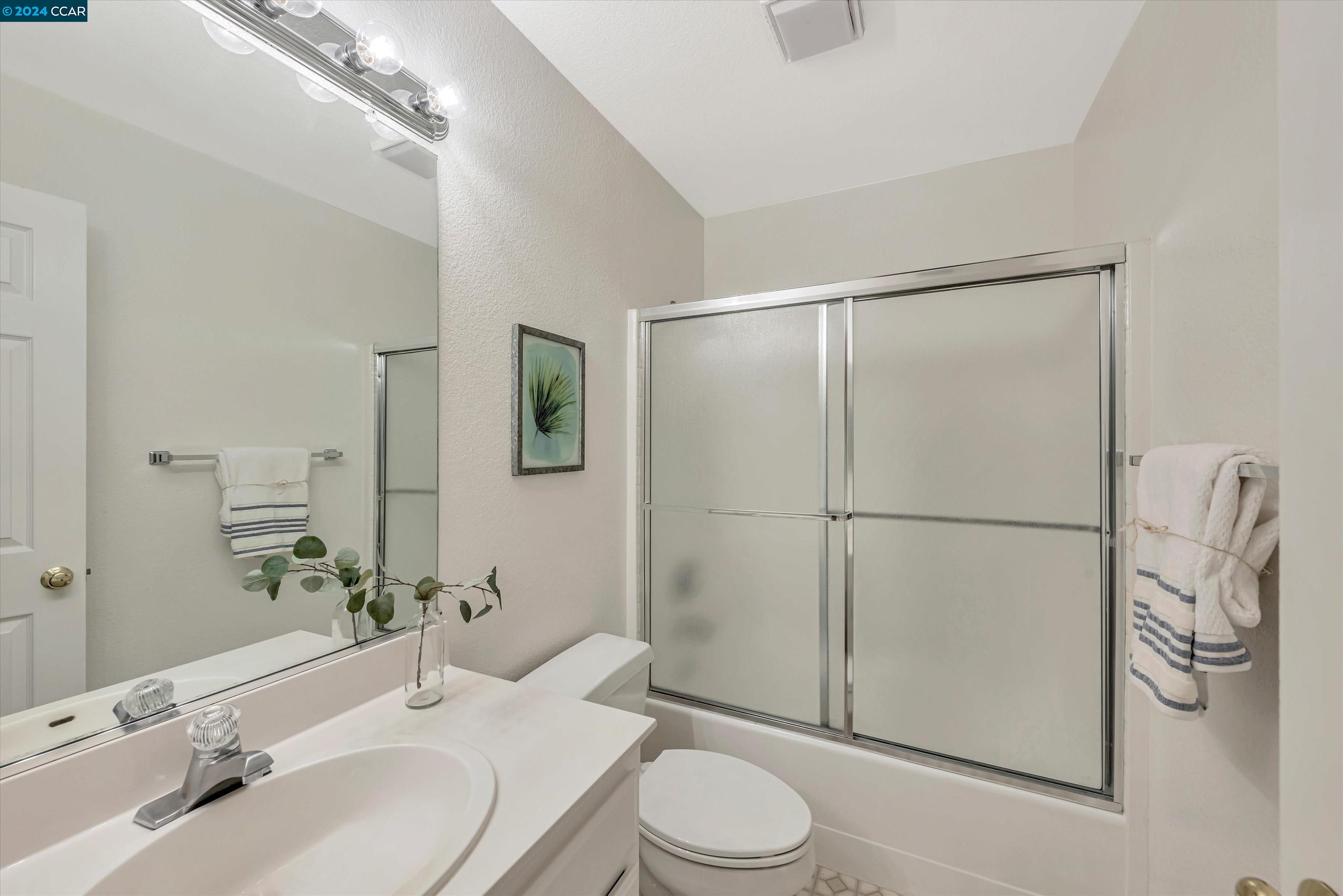 93 Elmwood Dr
