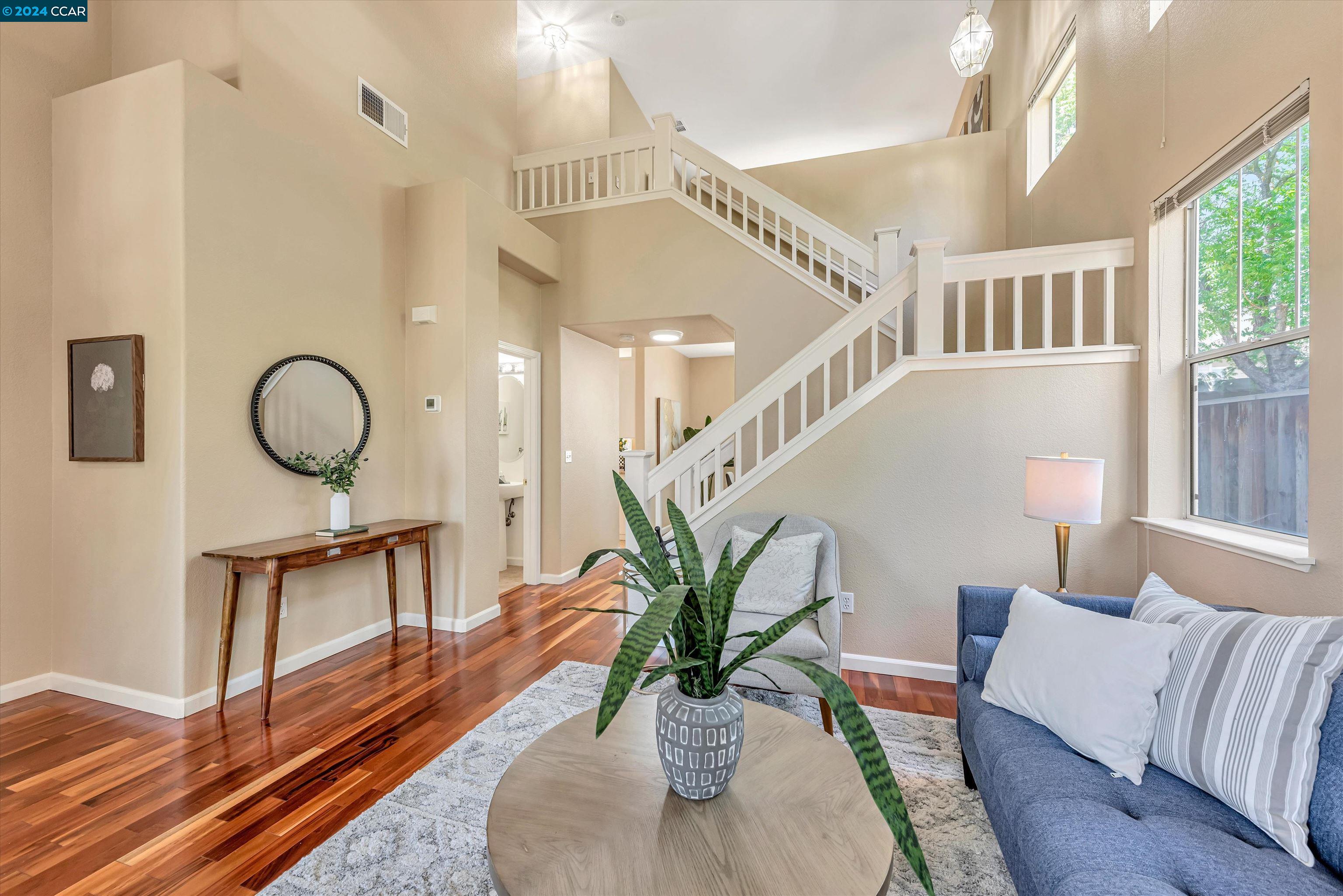 93 Elmwood Dr